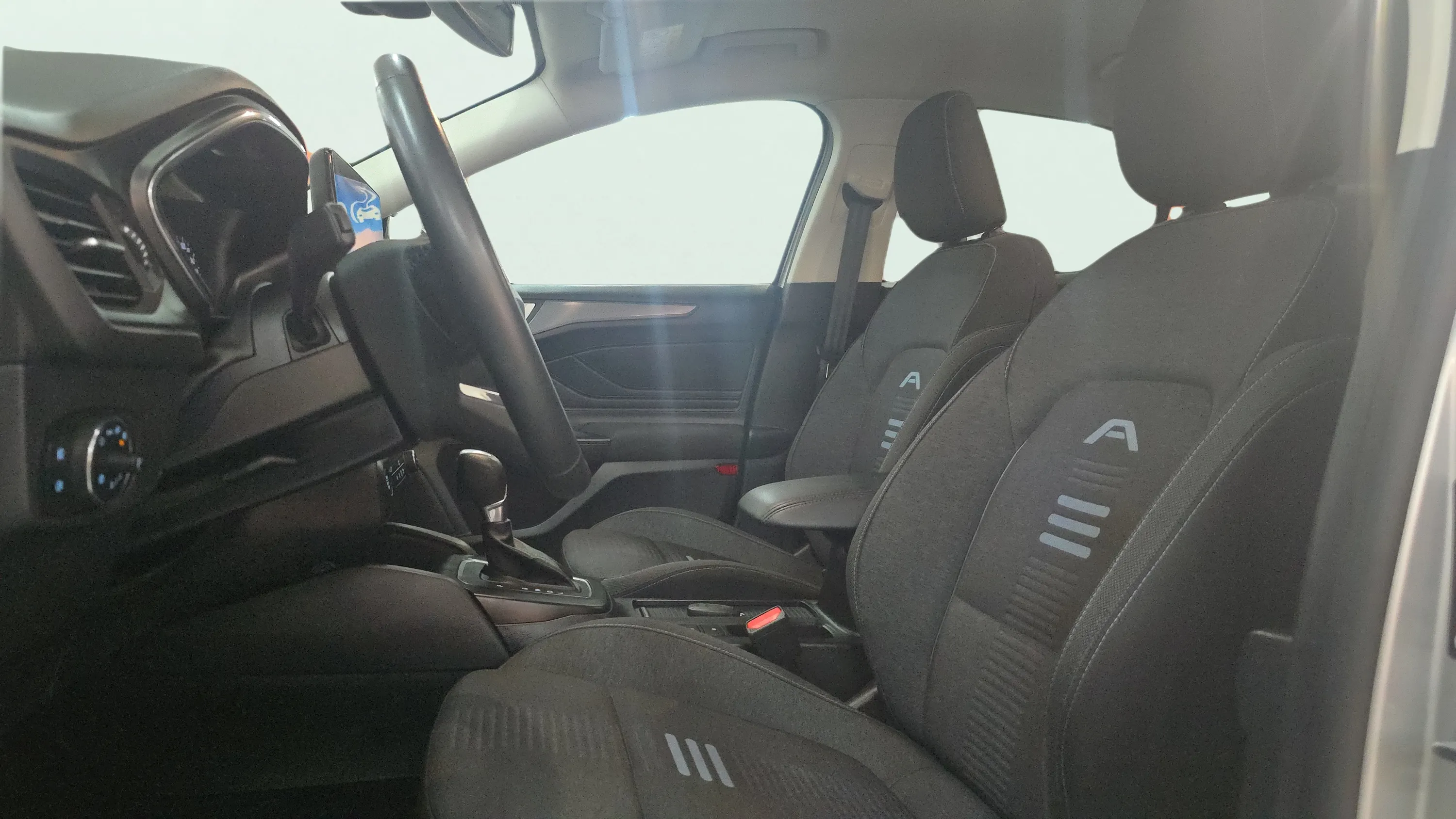 Ford Focus 1.0 EcoBoost MHEV Active - foto 14