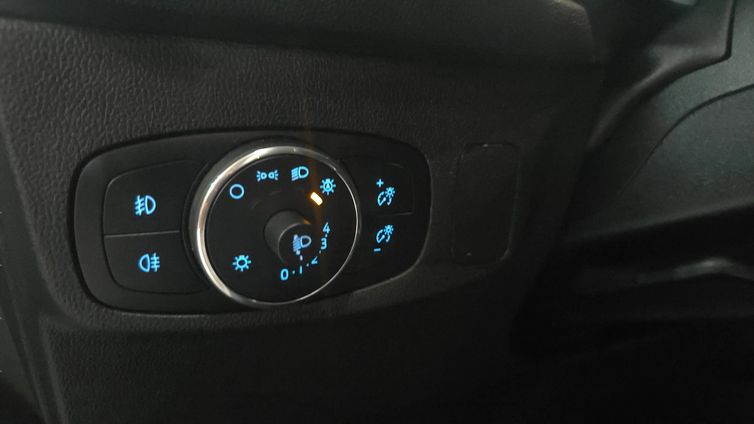 Ford Focus 1.0 EcoBoost MHEV Active - foto 25