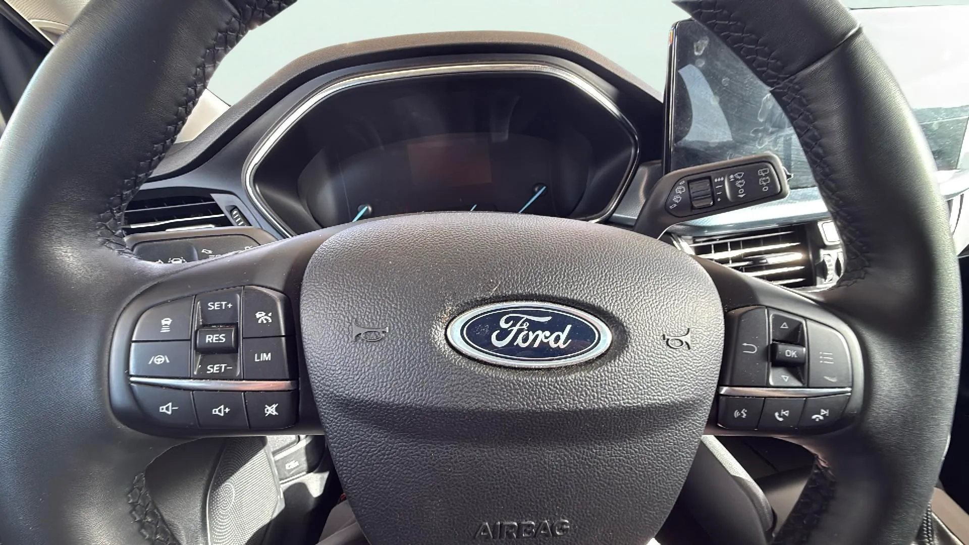 Ford Focus 1.0 EcoBoost MHEV Active - foto 22