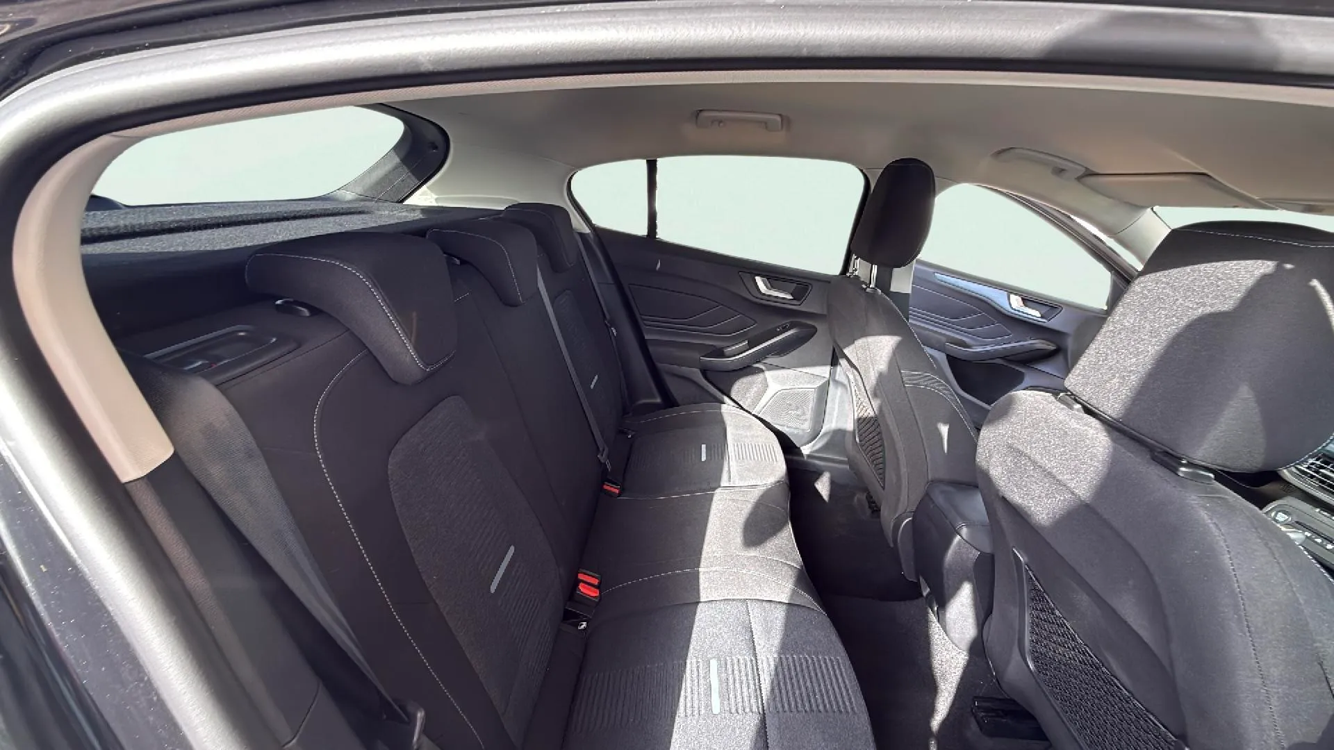 Ford Focus 1.0 EcoBoost MHEV Active - foto 14