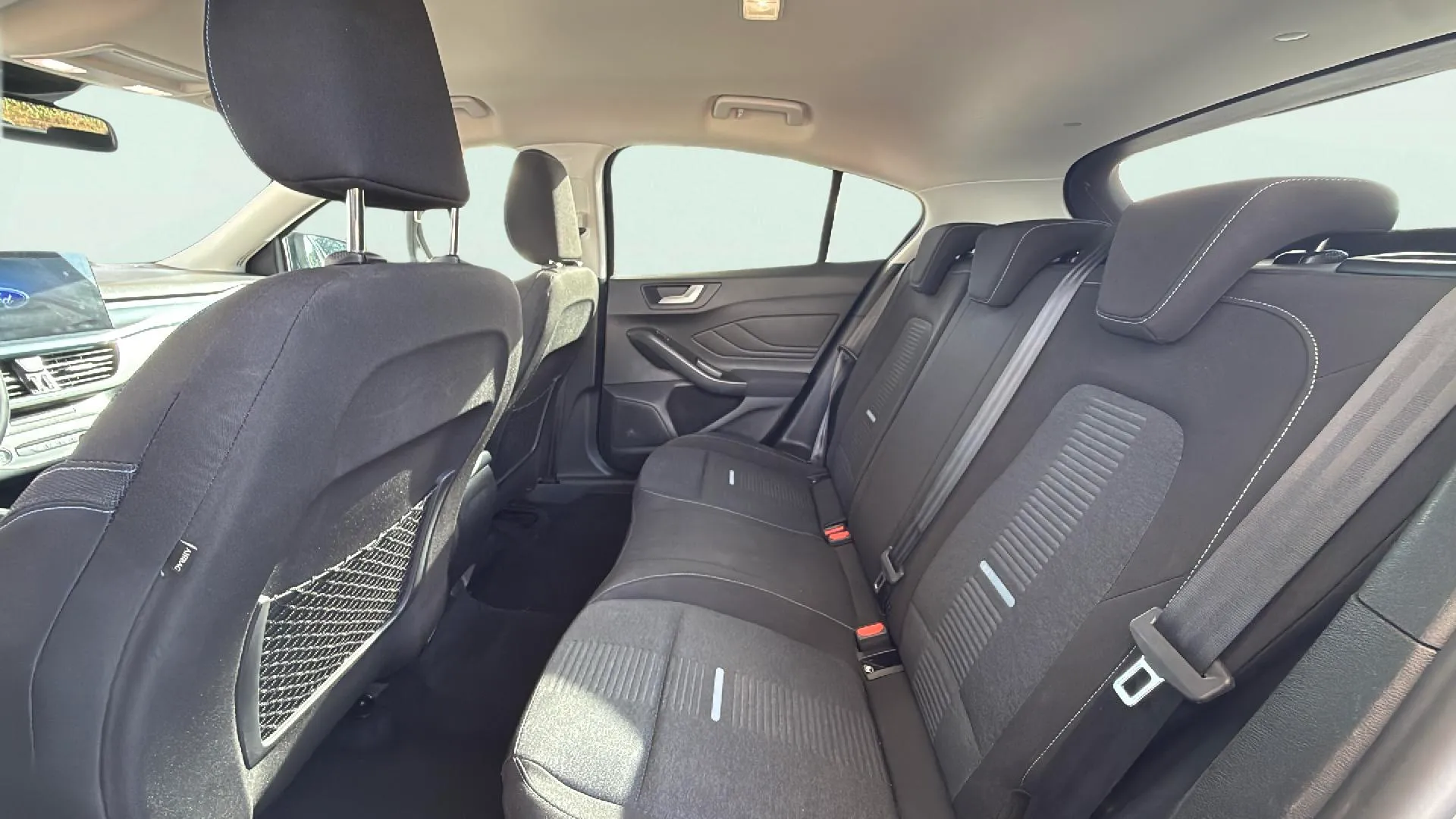 Ford Focus 1.0 EcoBoost MHEV Active - foto 13