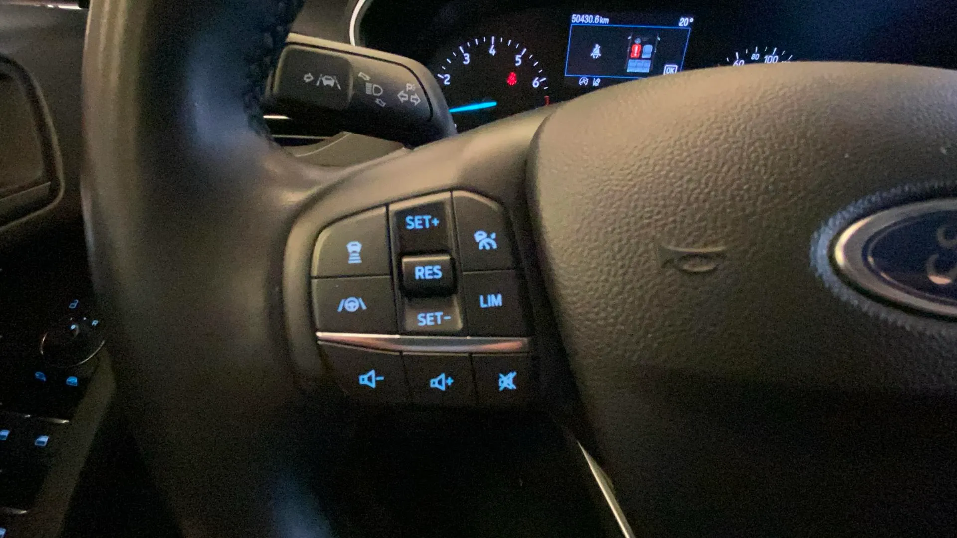 Ford Focus 1.0 EcoBoost MHEV ST-Line - foto 18