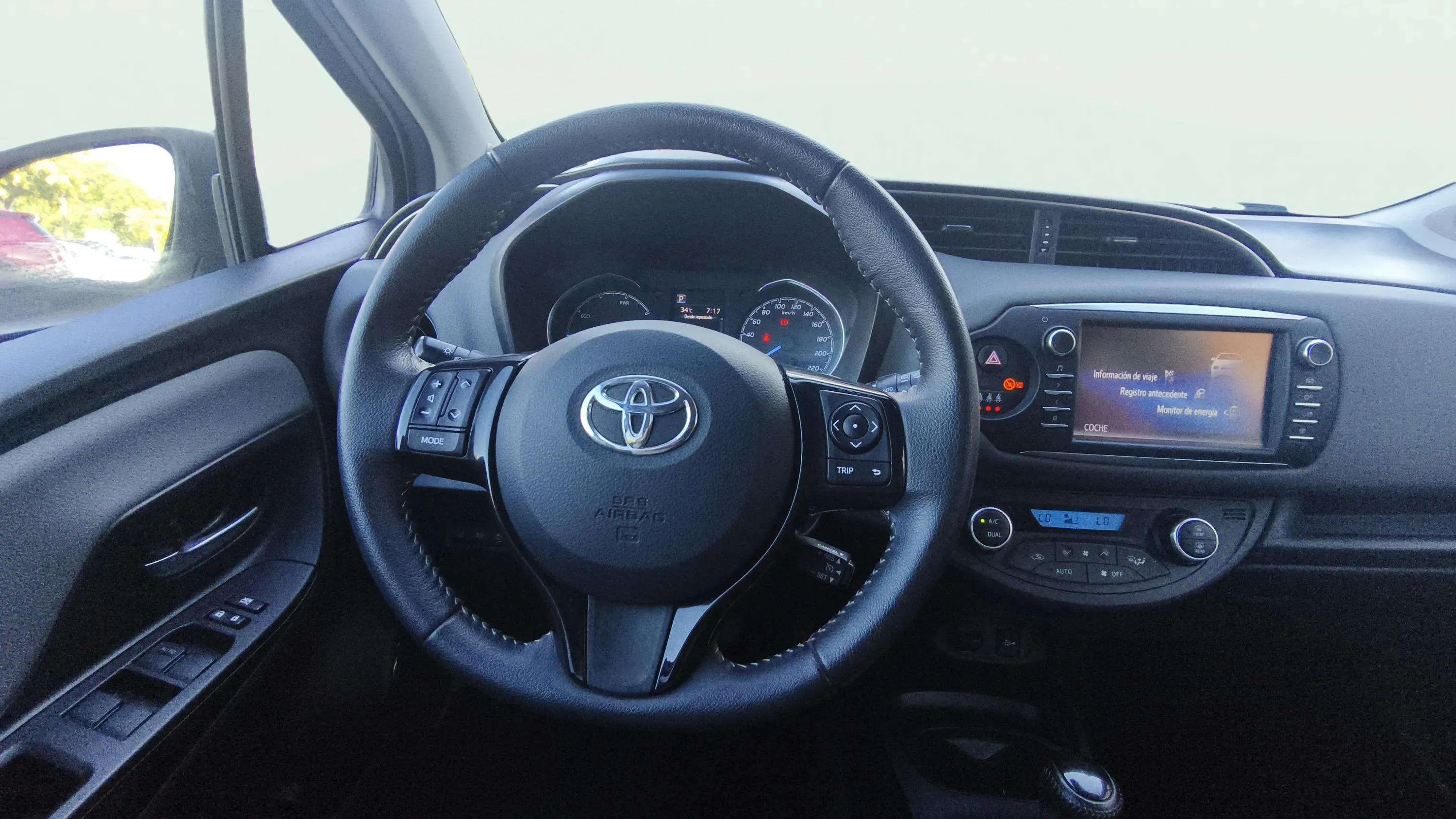 Toyota Yaris 1.5 100H Feel 20 Aniversario - foto 27