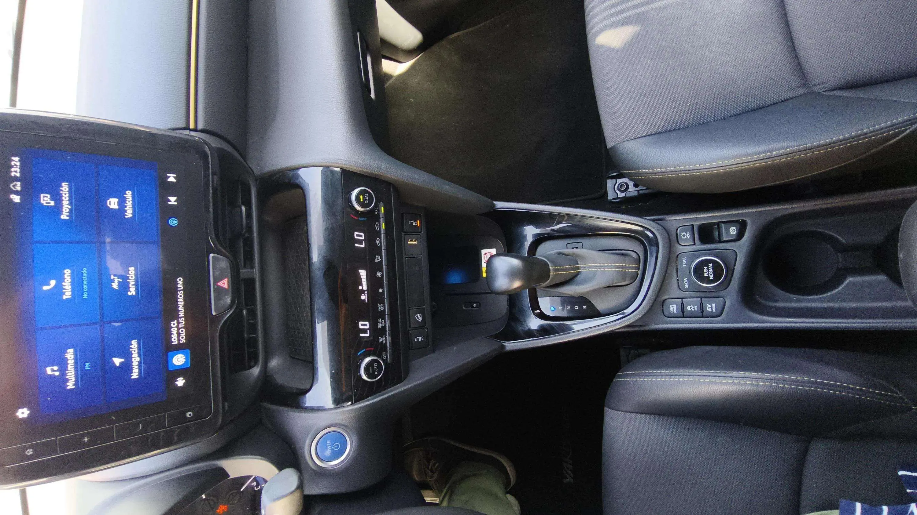 Toyota Yaris Cross 1.5 120H Adventure - foto 13