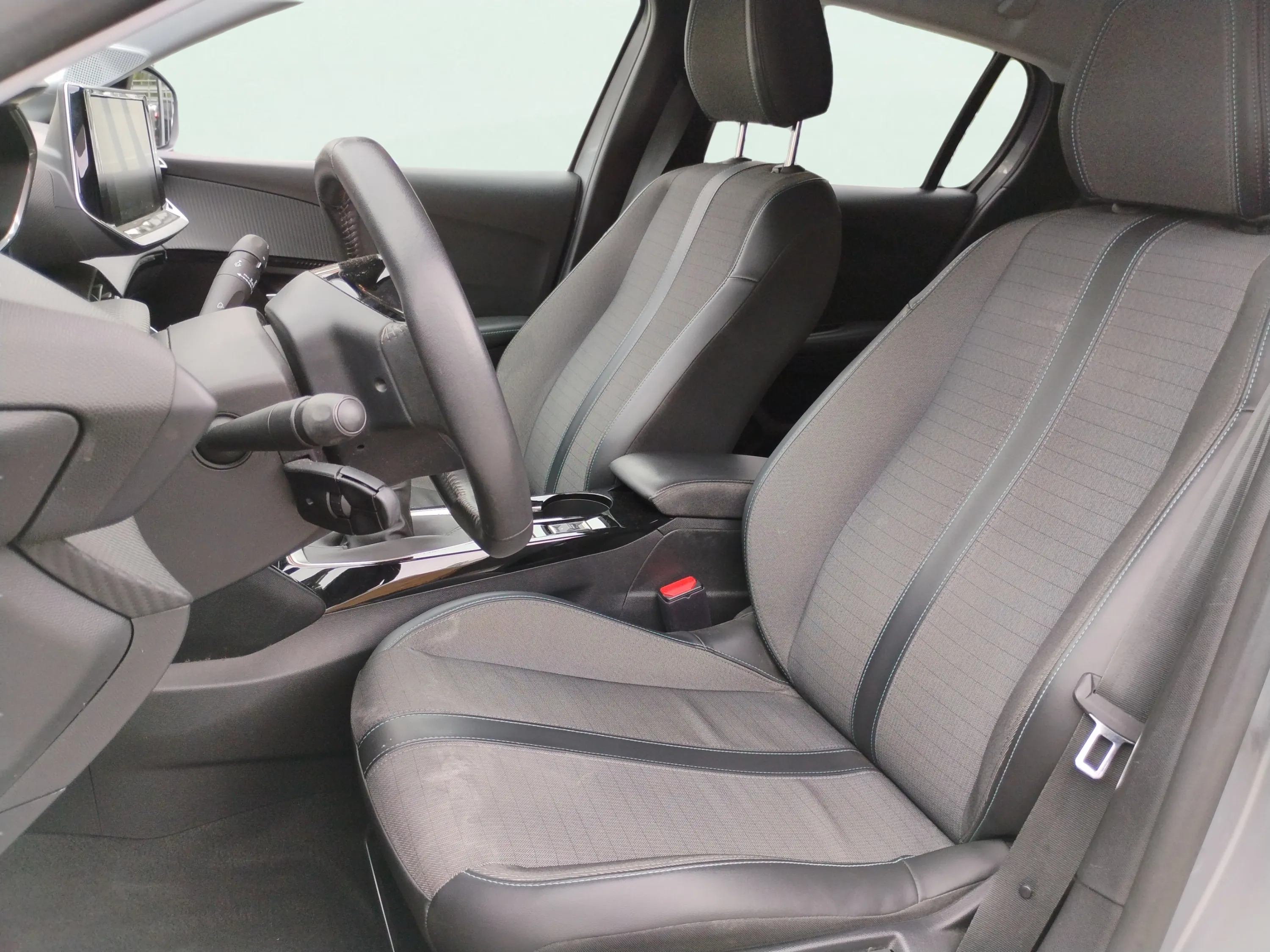 Peugeot 208 PureTech Allure - foto 10
