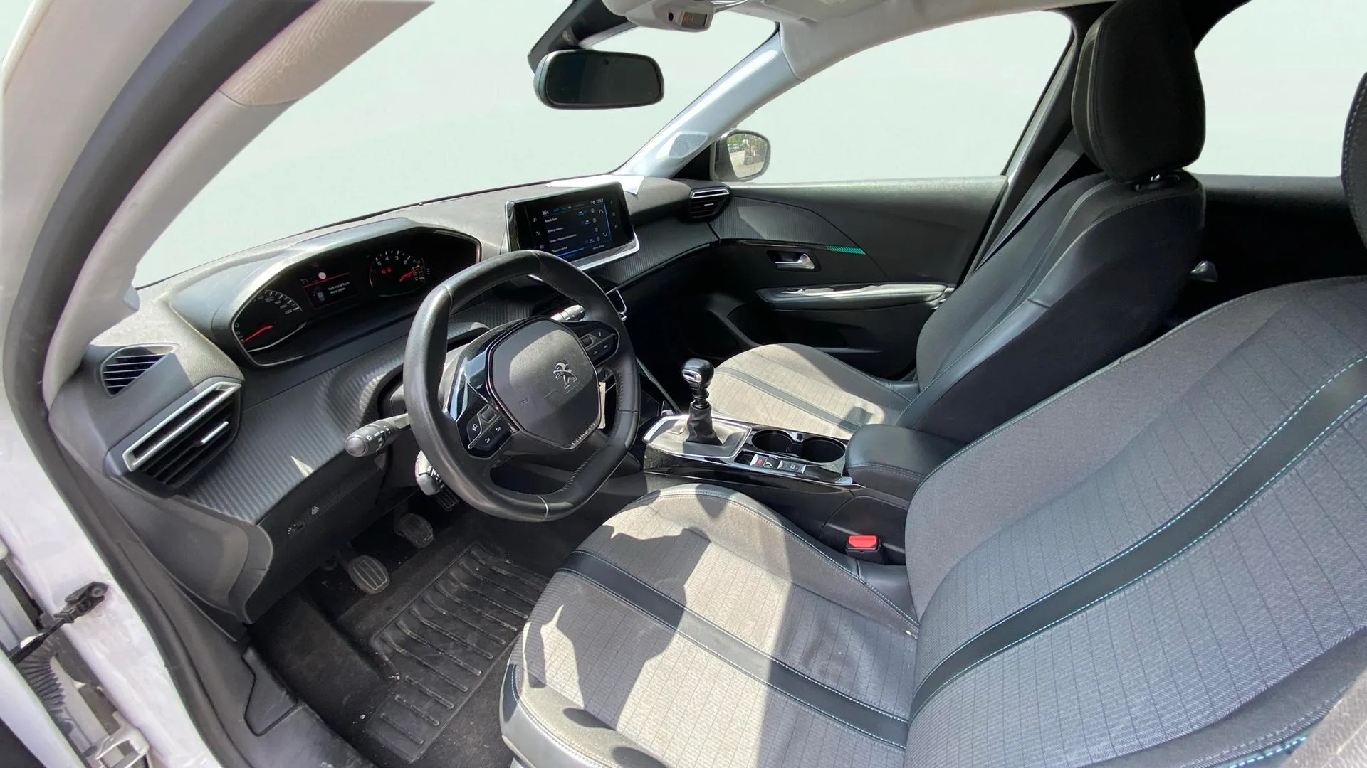 Peugeot 208 PureTech Allure - foto 11