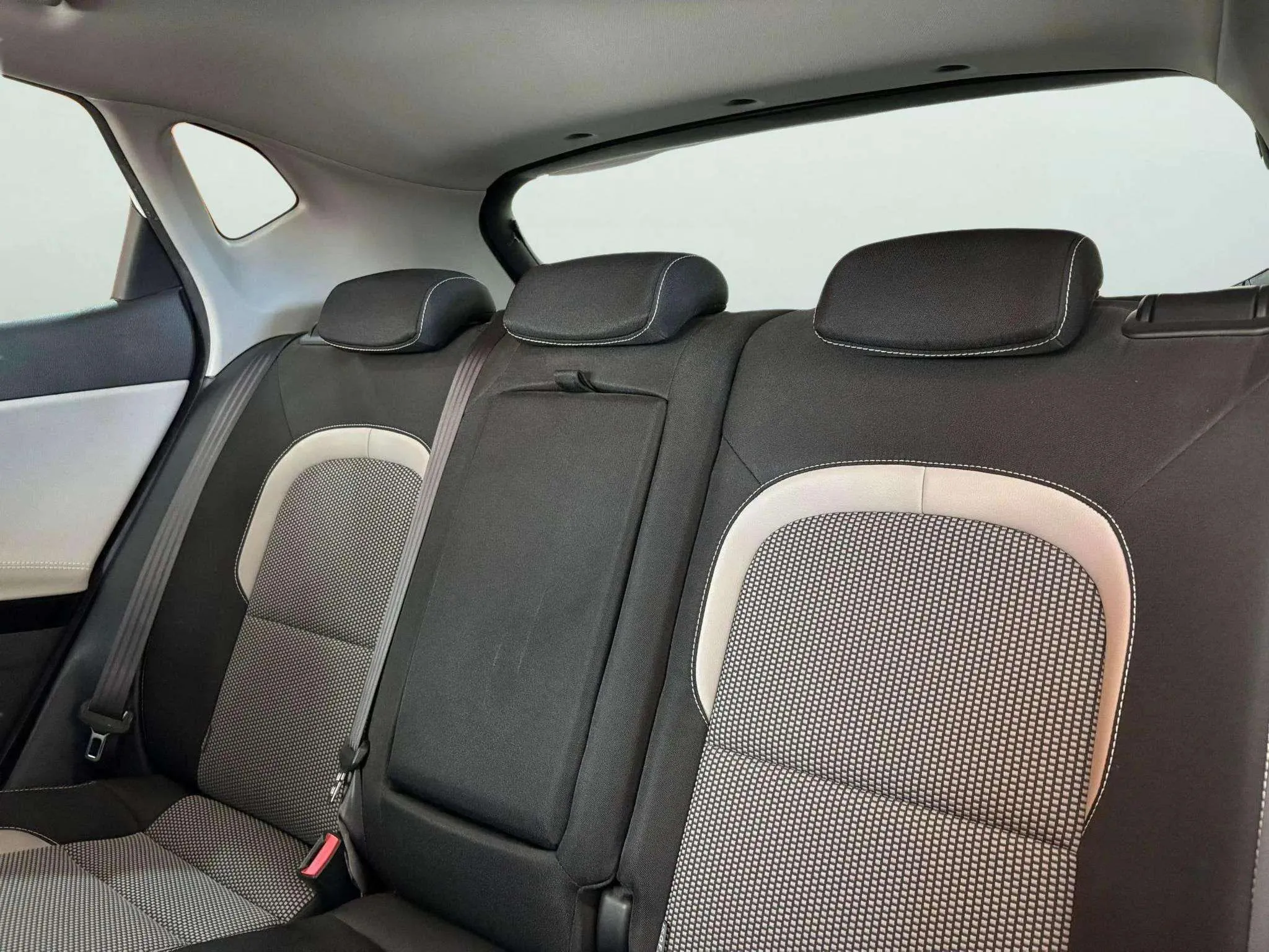 Kia Ceed 1.6 CRDi Tech DCT - foto 14