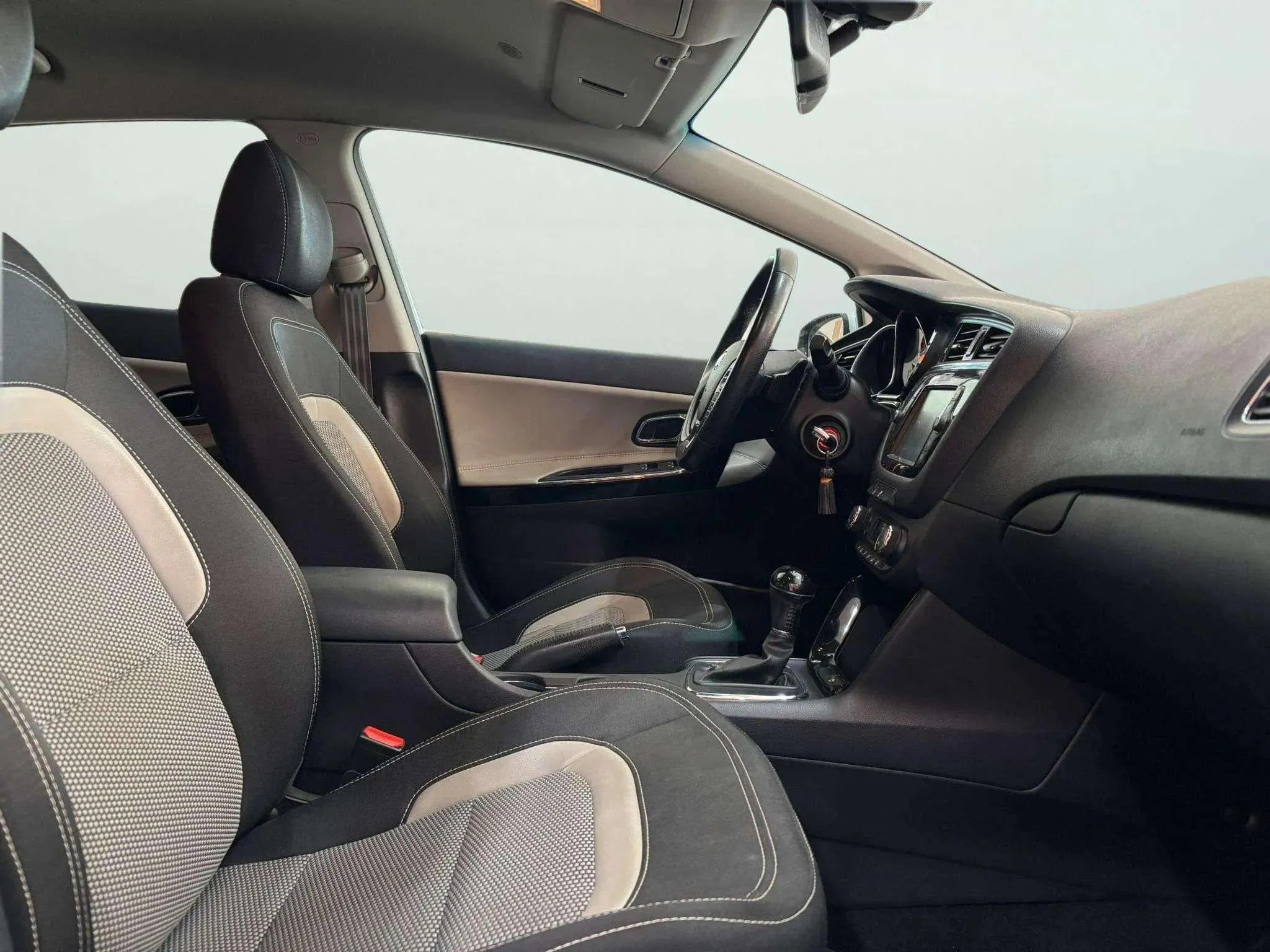 Kia Ceed 1.6 CRDi Tech DCT - foto 12