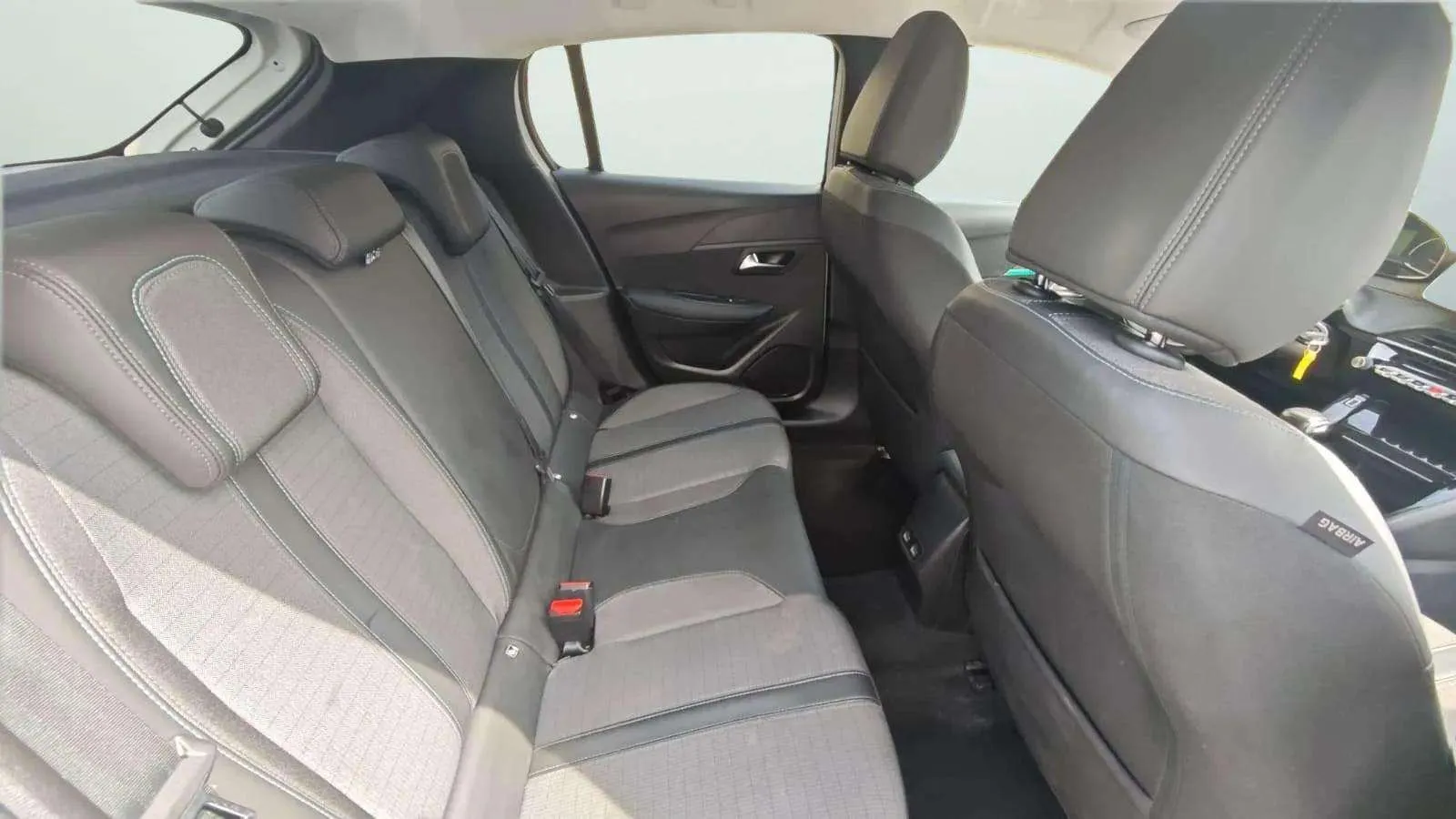Peugeot 208 PureTech Allure Pack - foto 27