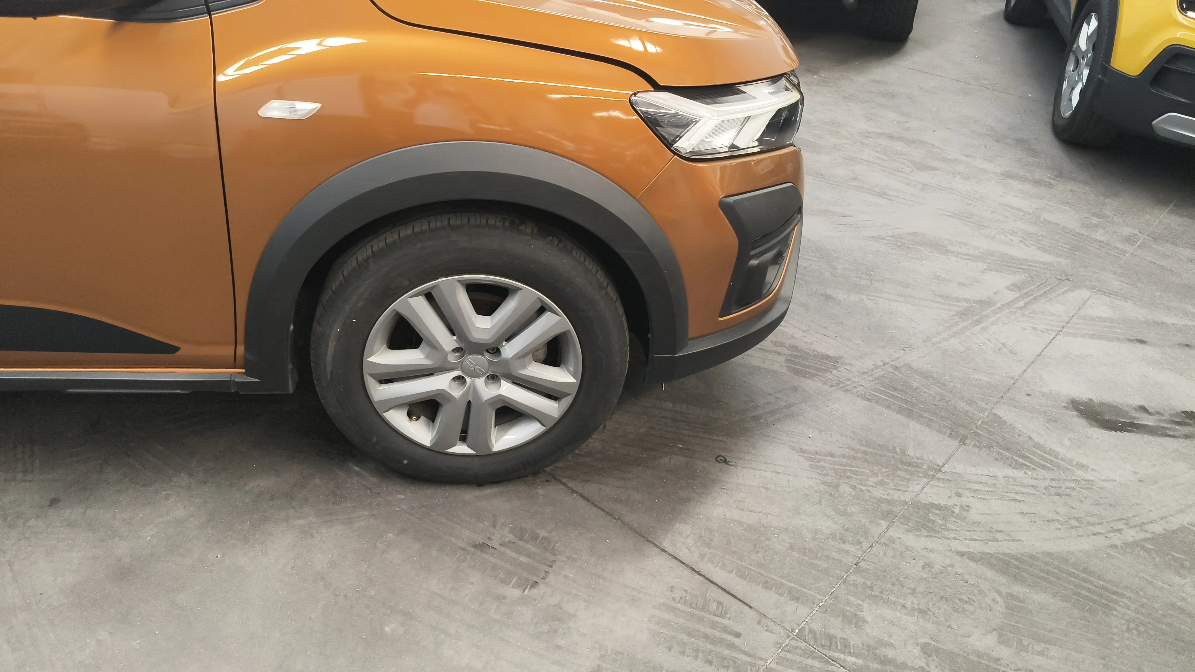 Dacia Sandero Stepway Essential TCe (90V) - foto 9