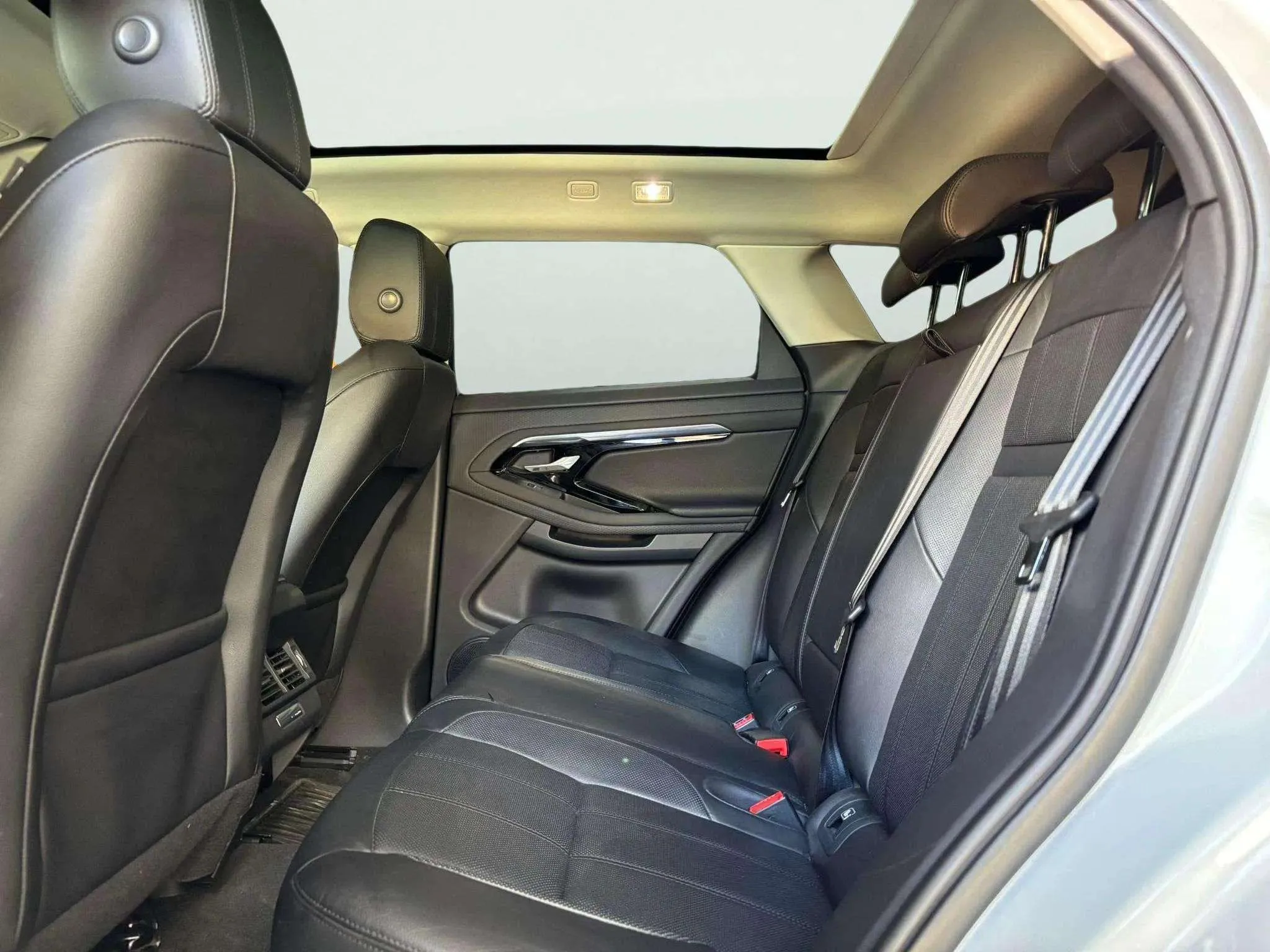 Land Rover Range Rover Evoque 2.0 D150 4WD MHEV - foto 16