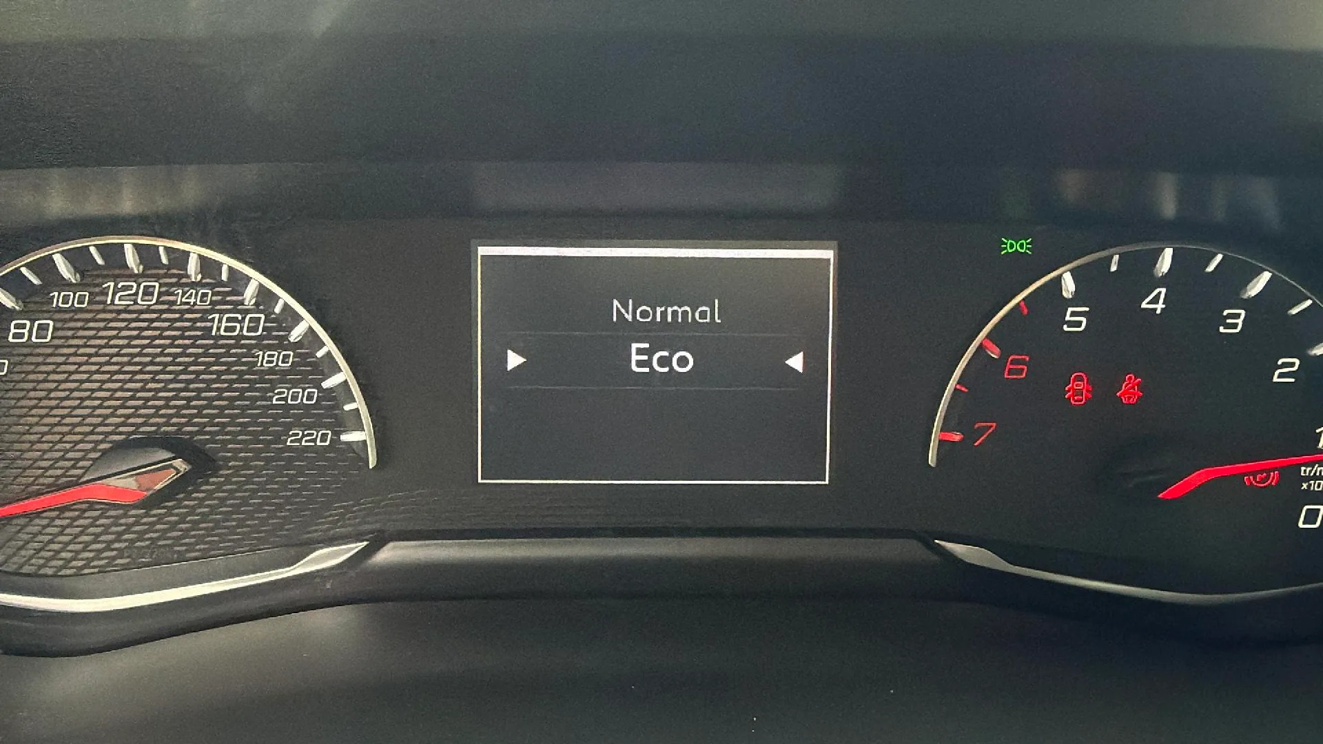 Peugeot 208 PureTech Allure Pack - foto 15