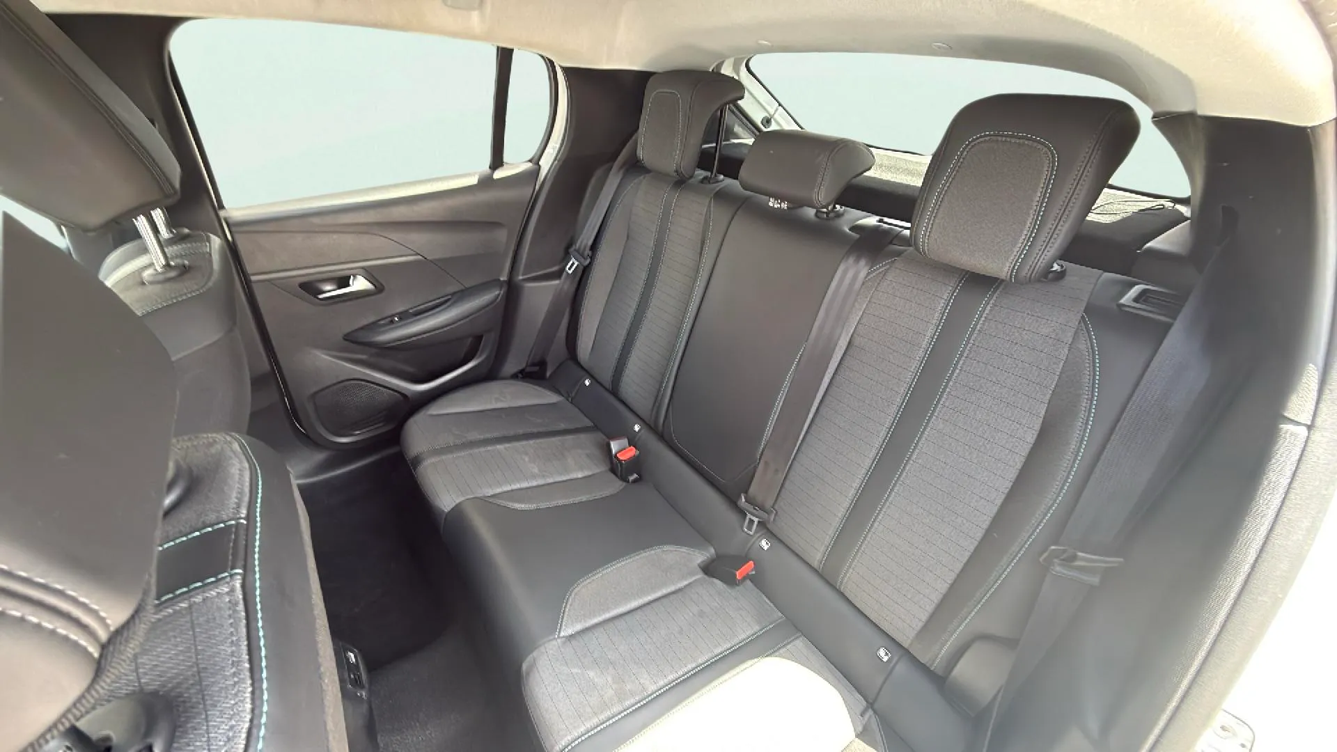 Peugeot 208 PureTech Allure Pack - foto 17