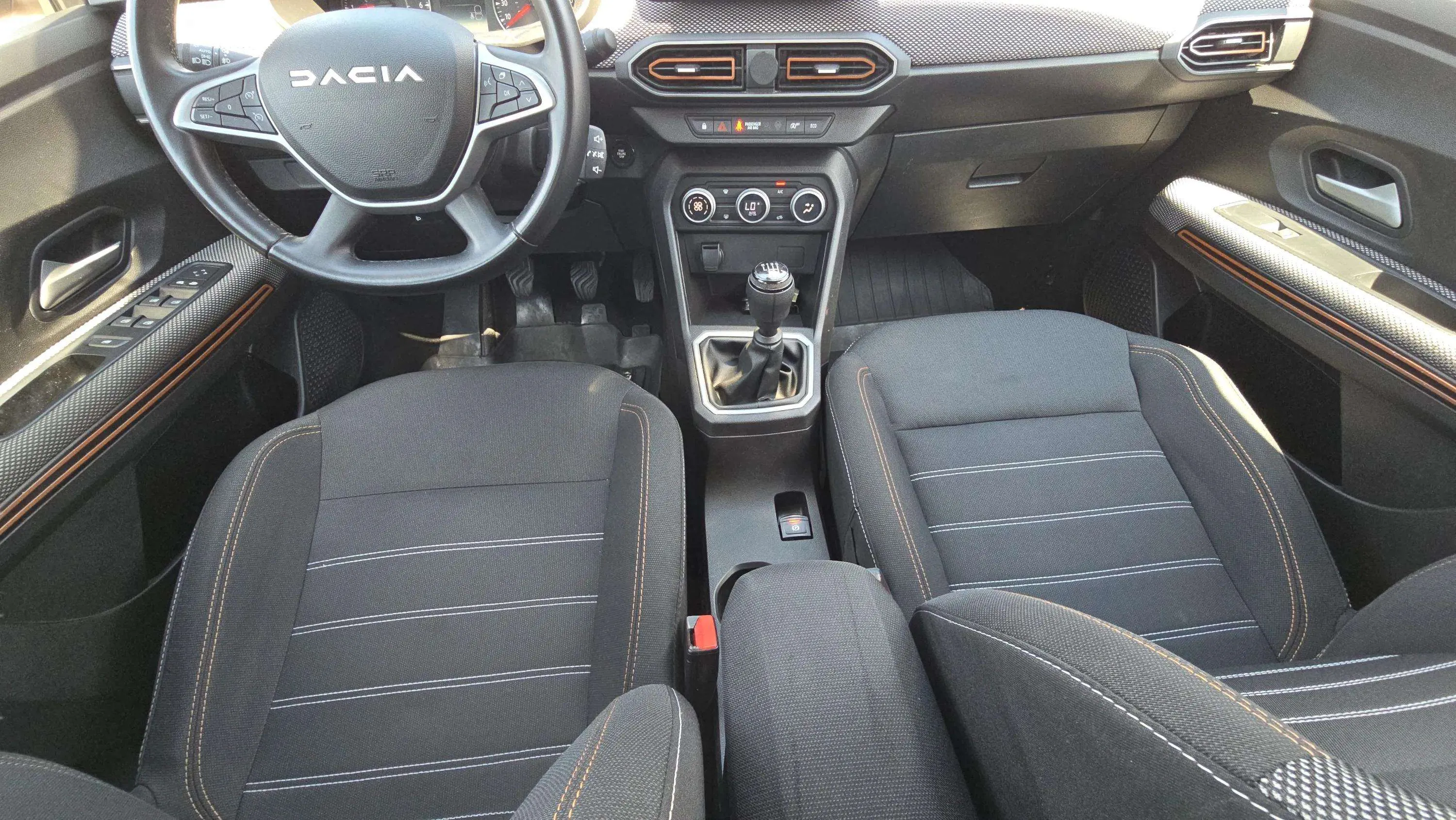 Dacia Sandero Stepway Essential TCe (90V) - foto 24