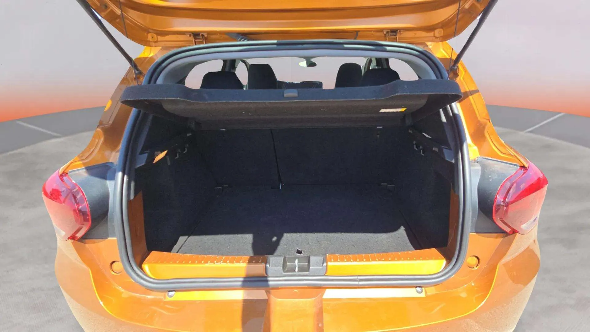 Dacia Sandero Stepway Essential TCe (90V) - foto 9