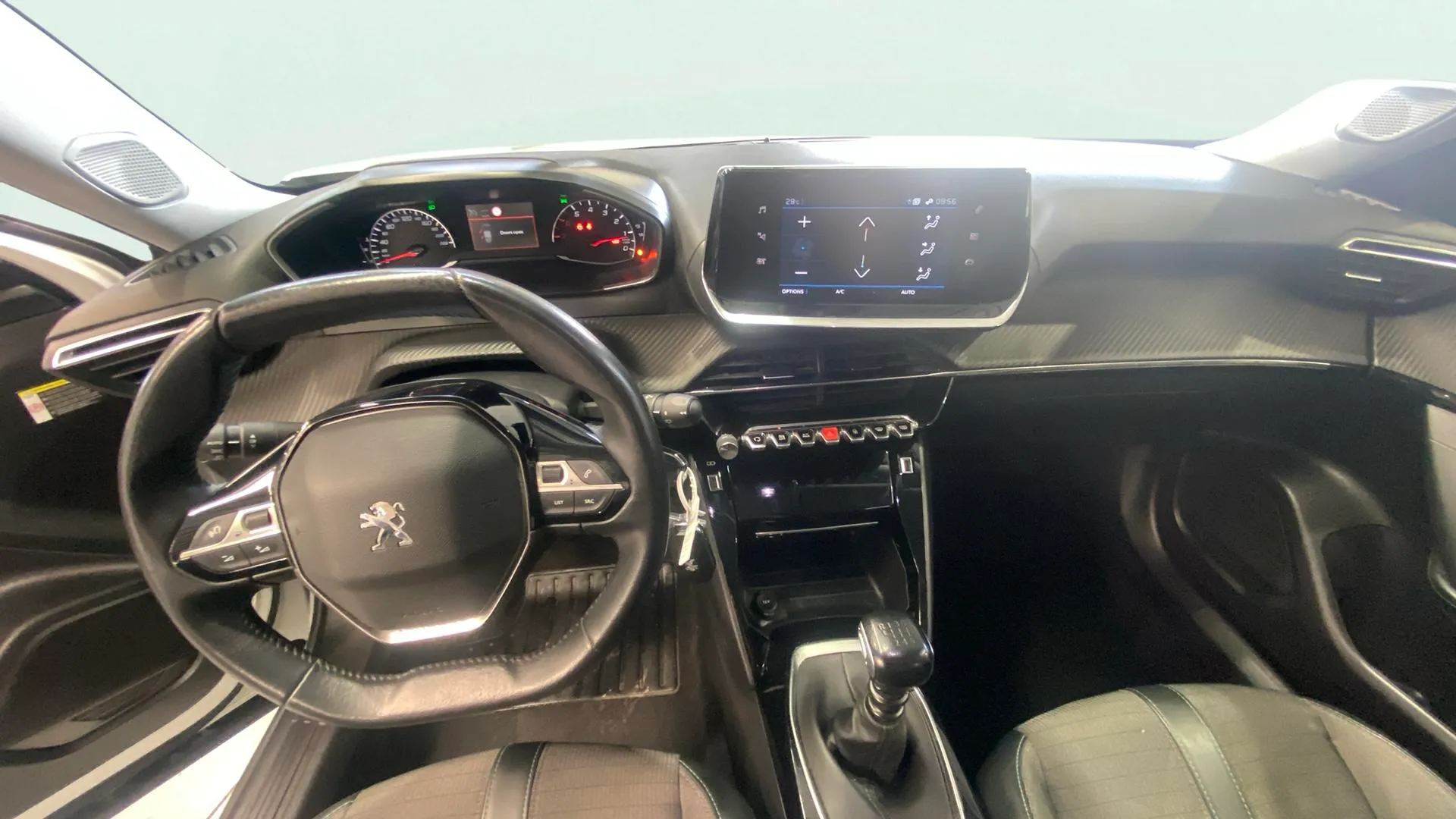 Peugeot 2008 Allure Pack PureTech 130 - foto 10