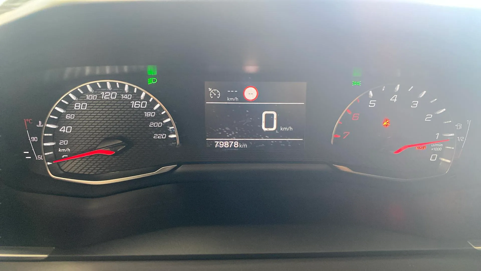 Peugeot 2008 Allure Pack PureTech 130 - foto 11