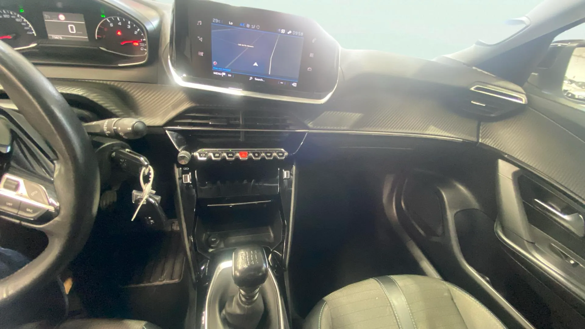 Peugeot 2008 Allure Pack PureTech 130 - foto 15