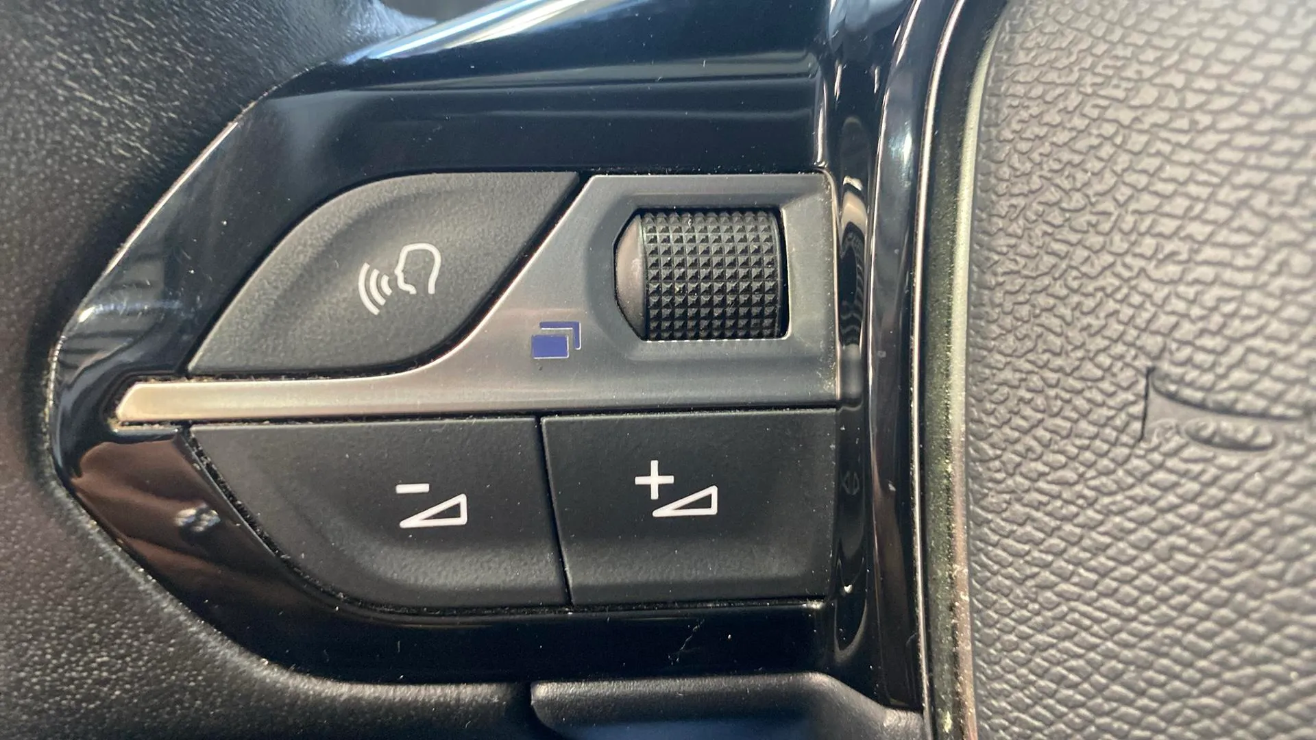 Peugeot 2008 Allure Pack PureTech 130 - foto 17