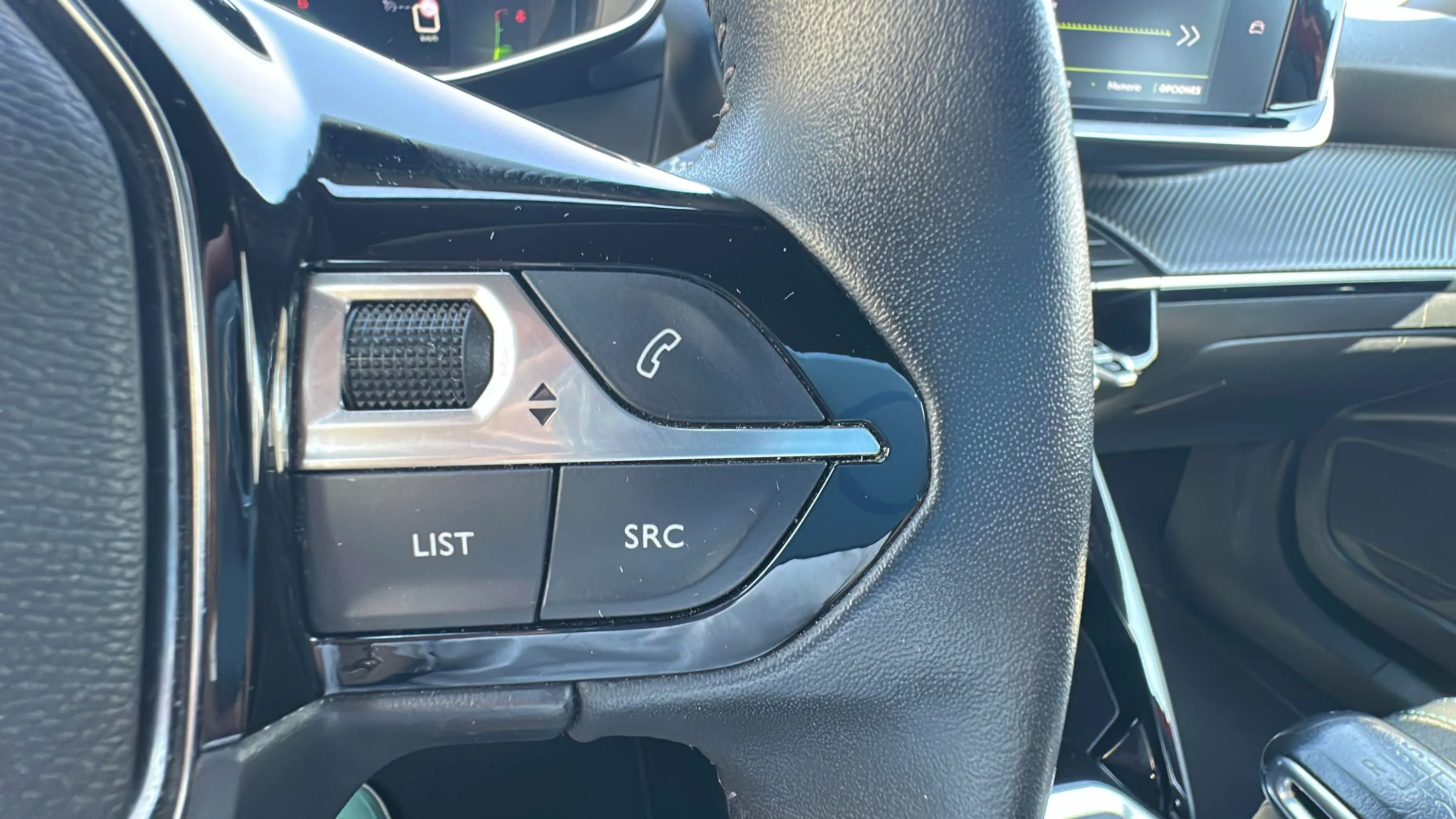 Peugeot 2008 Allure Pack PureTech 130 - foto 19