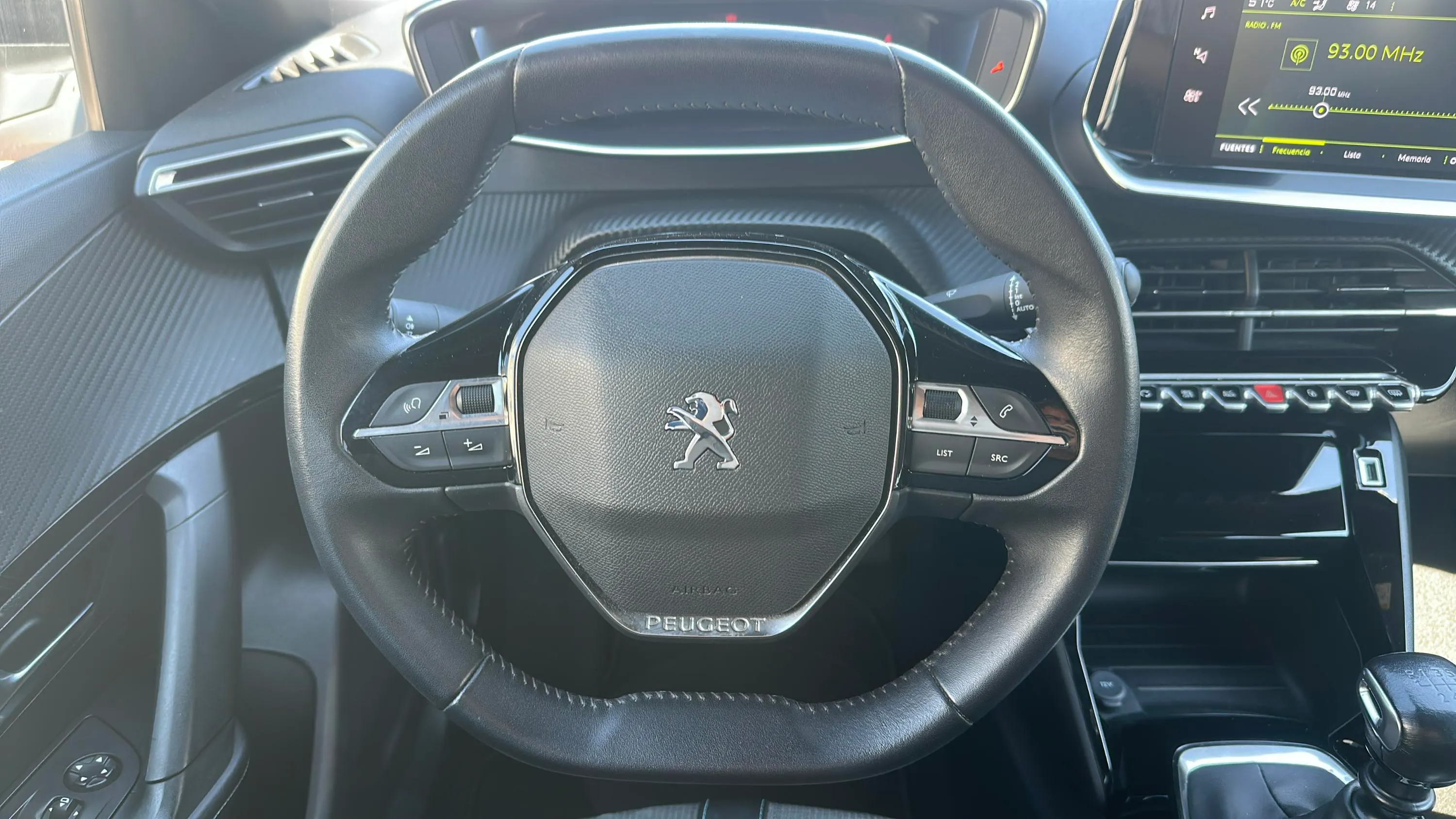 Peugeot 2008 Allure Pack PureTech 130 - foto 12