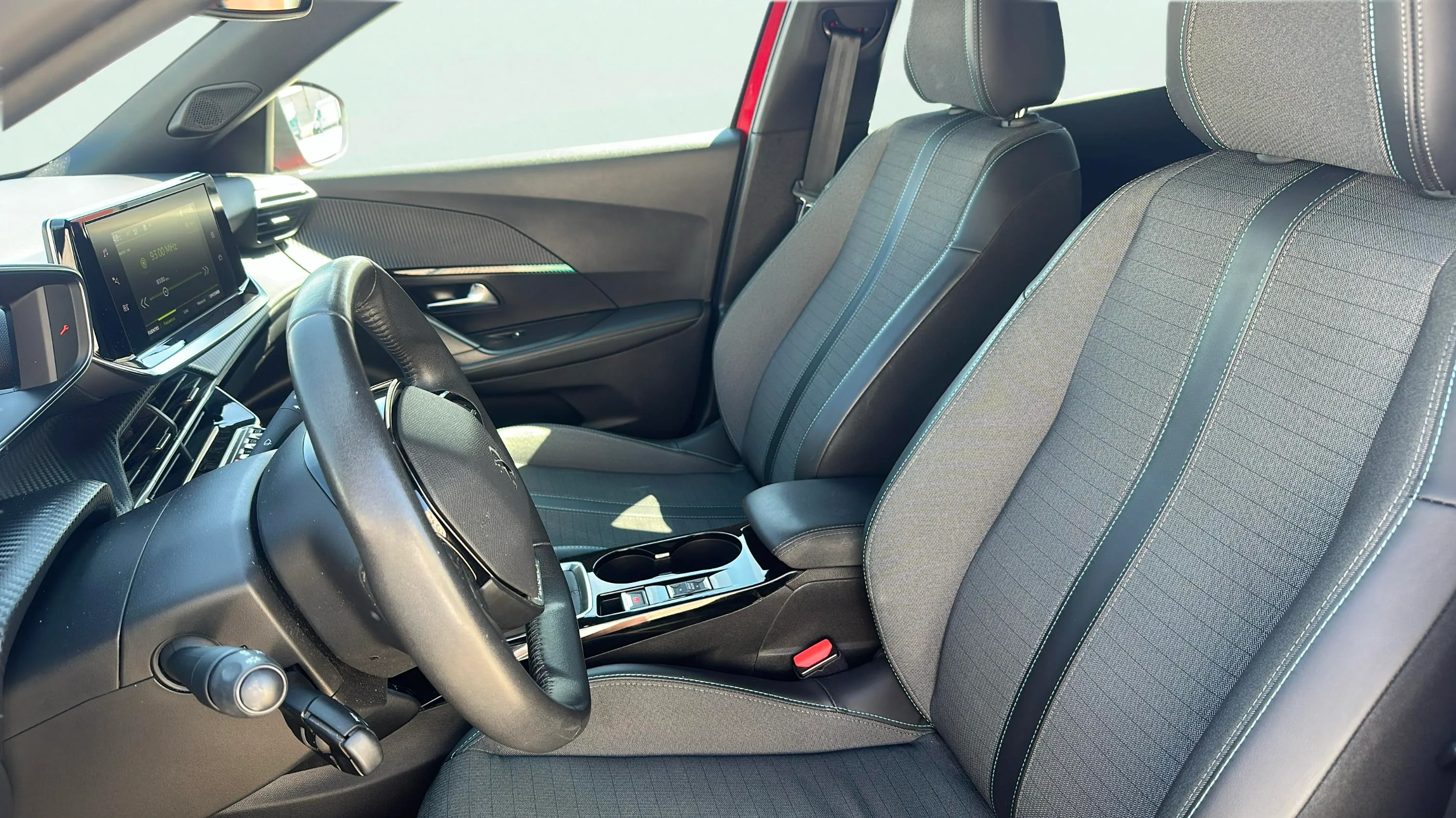Peugeot 2008 Allure Pack PureTech 130 - foto 15