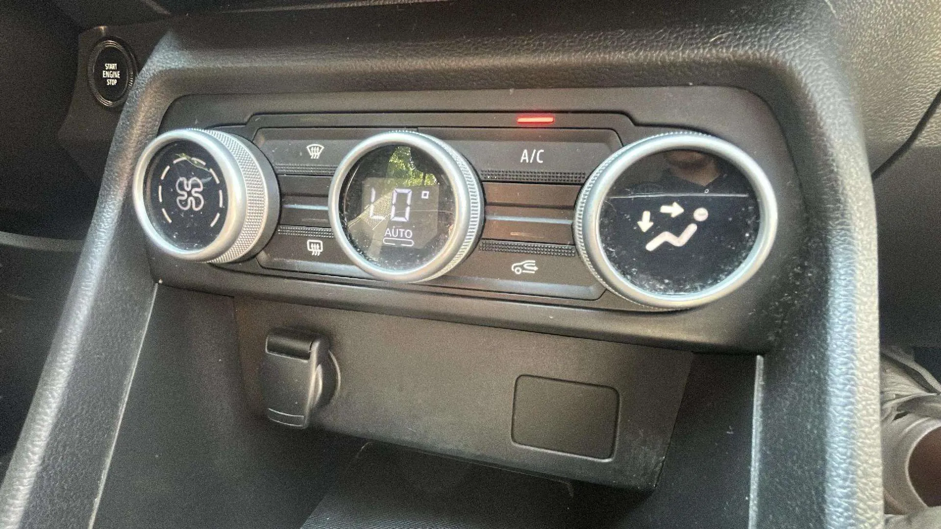 Dacia Sandero Stepway Essential TCe (90V) - foto 17