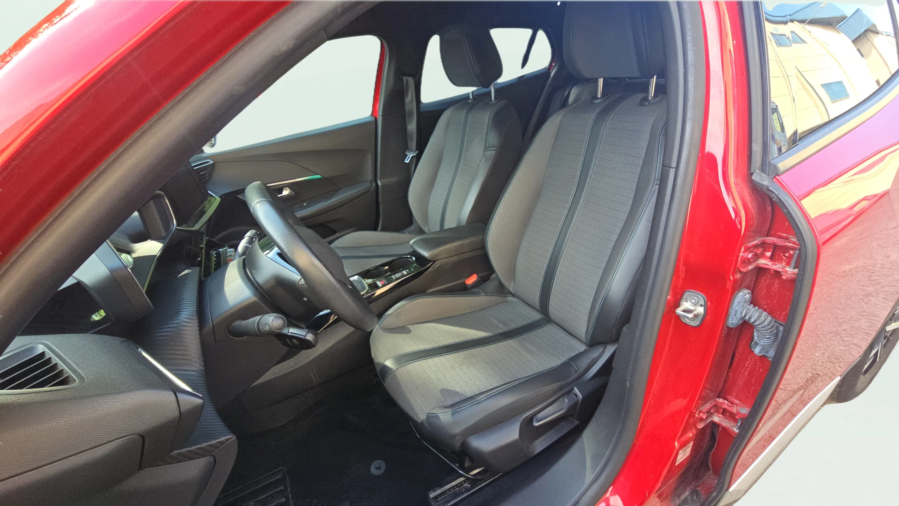 Peugeot 2008 Allure Pack PureTech 130 - foto 11