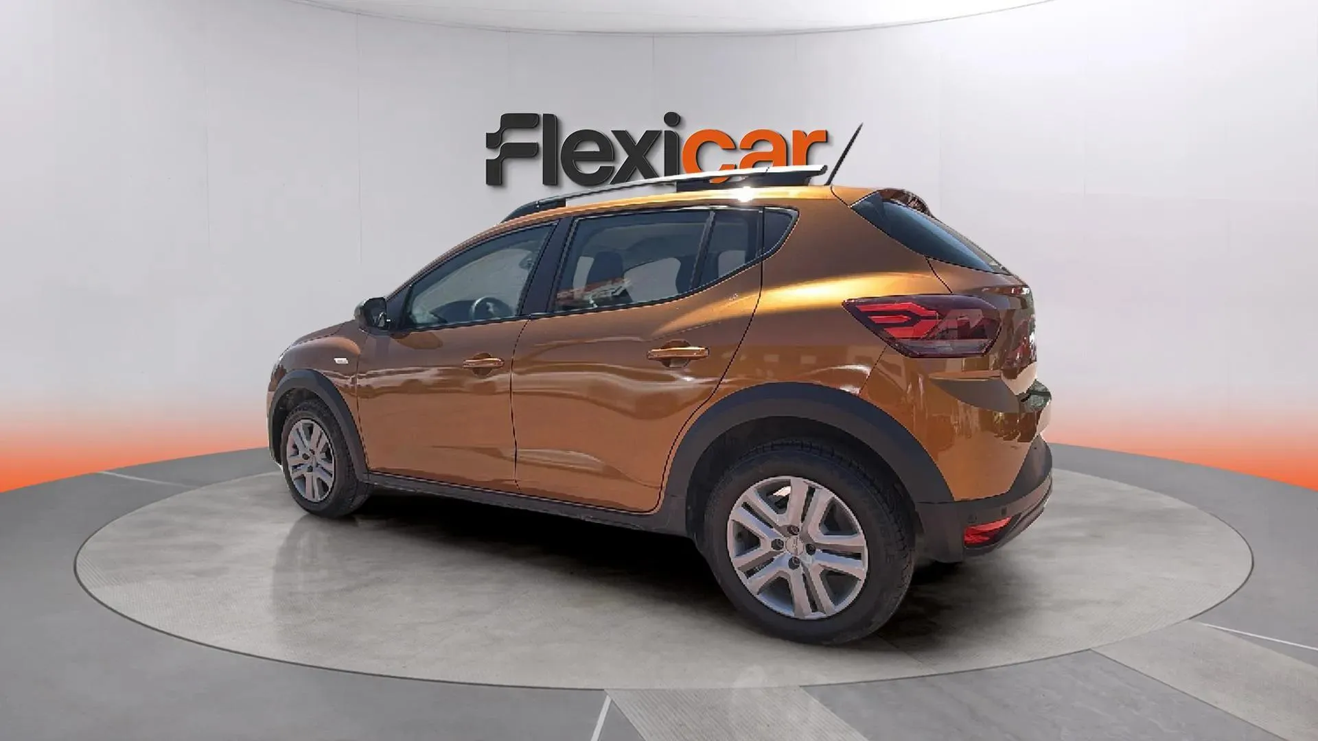 Dacia Sandero Stepway Essential TCe (90V) - foto 9