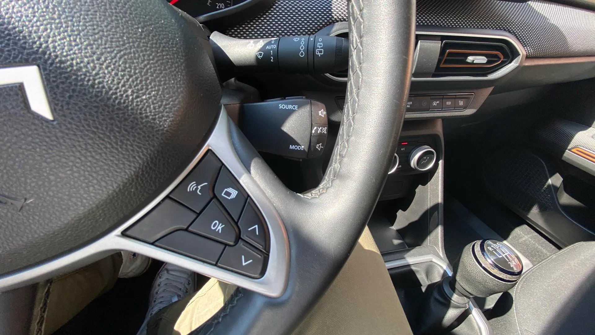 Dacia Sandero Stepway Essential TCe (90V) - foto 22