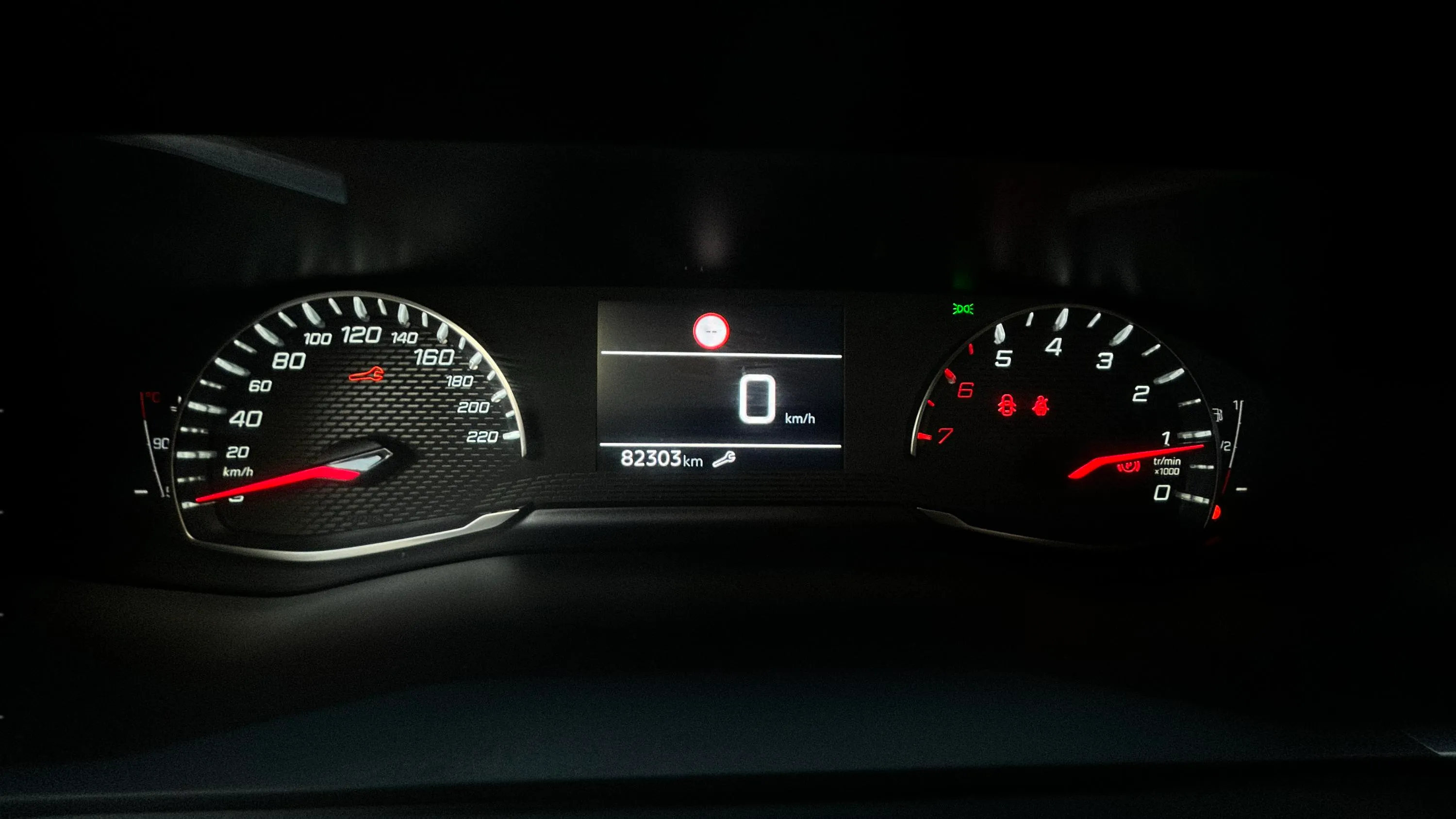 Peugeot 2008 Active Pack PureTech 130 - foto 12