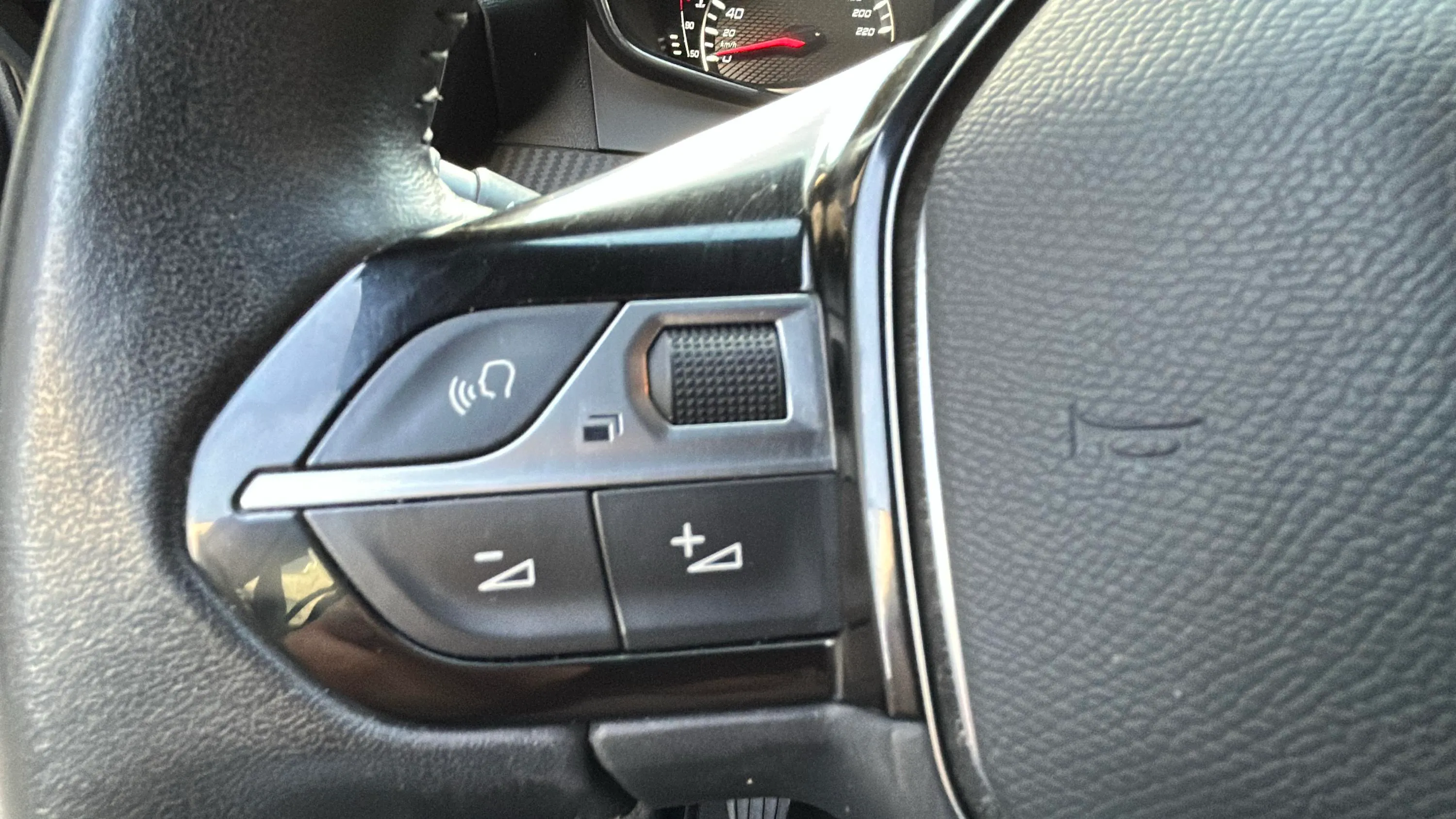 Peugeot 2008 Active Pack PureTech 130 - foto 19