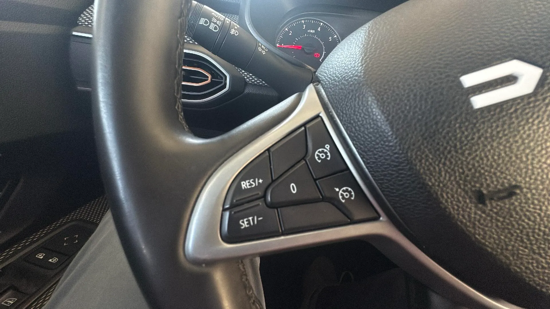 Dacia Sandero Stepway Essential TCe (90V) - foto 13