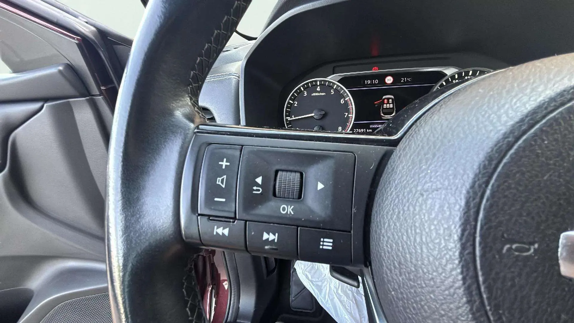 Nissan Qashqai DIG-T mHEV 4x2 Tekna - foto 26