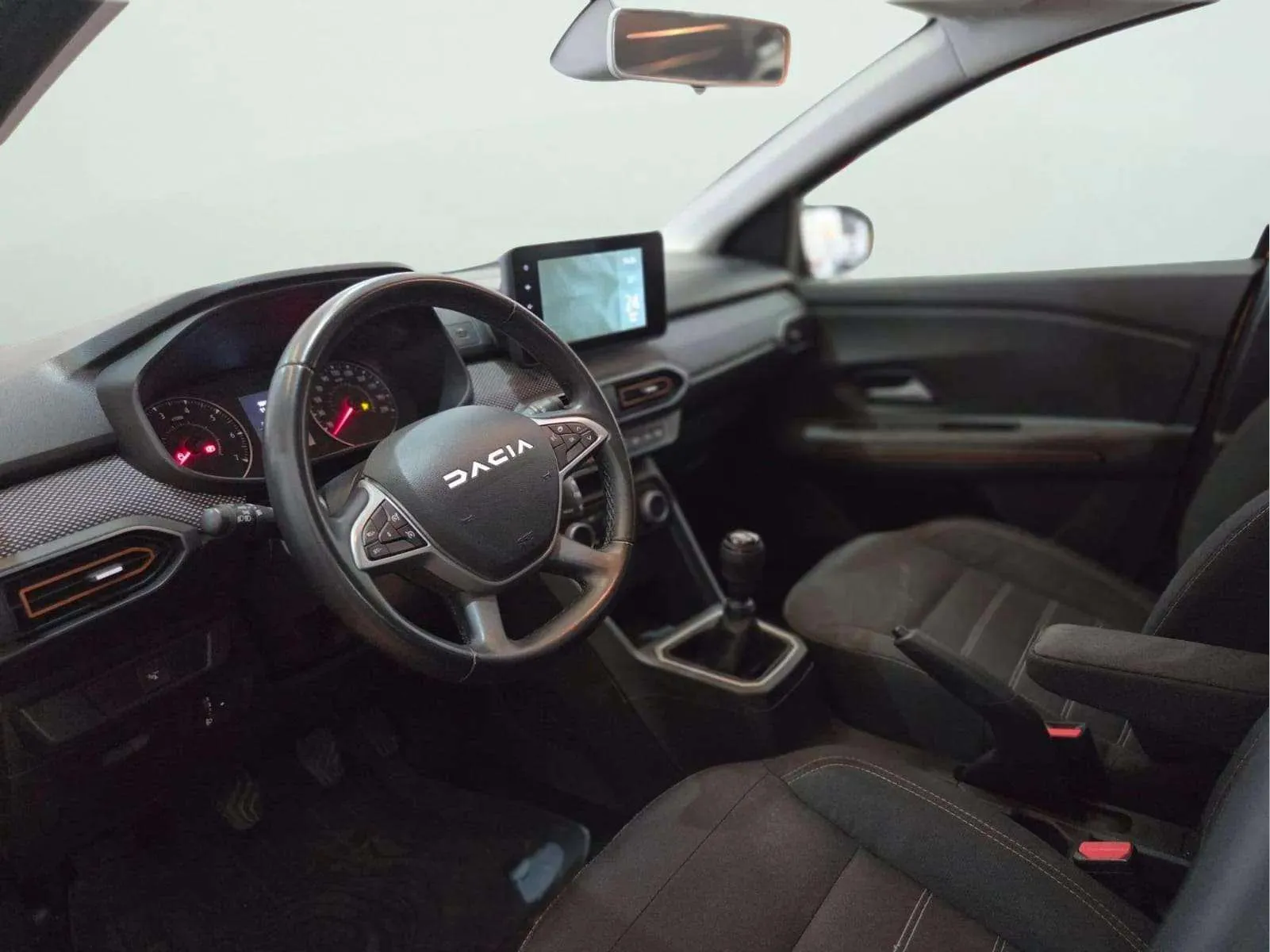 Dacia Sandero Stepway Essential TCe (90V) - foto 15
