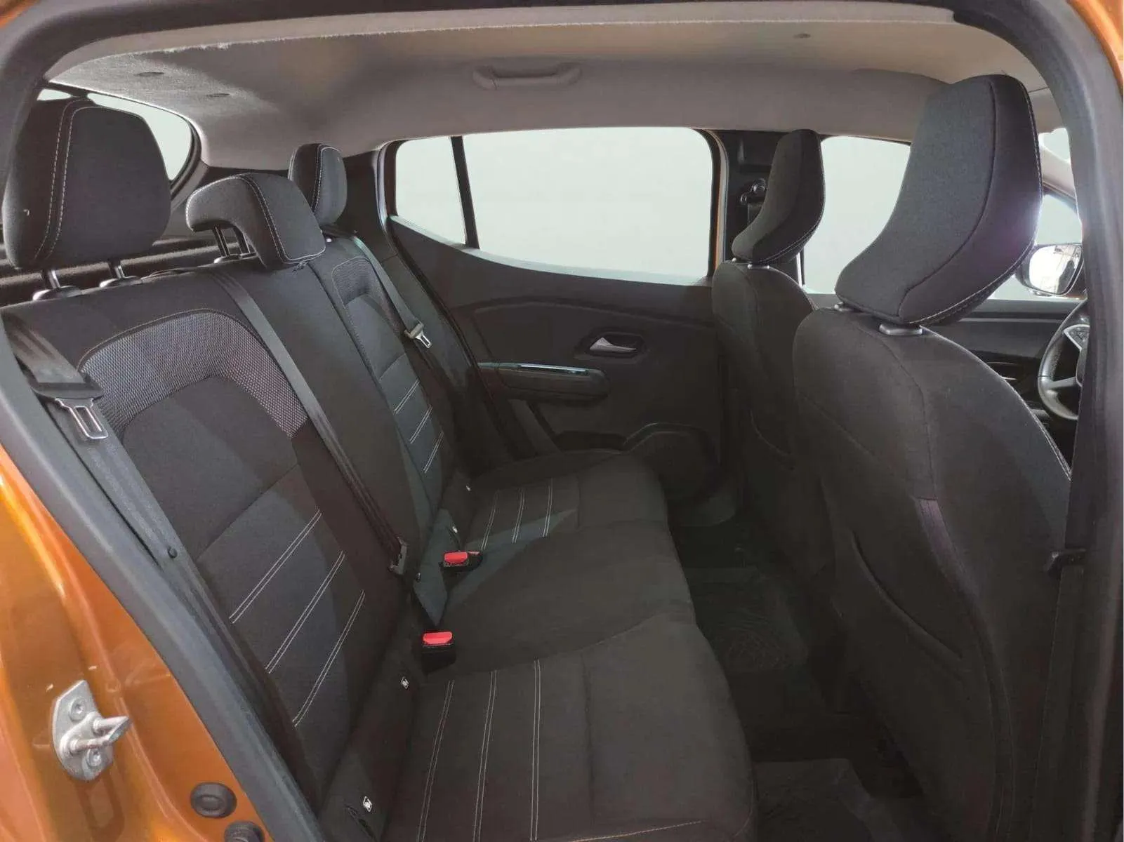 Dacia Sandero Stepway Essential TCe (90V) - foto 18
