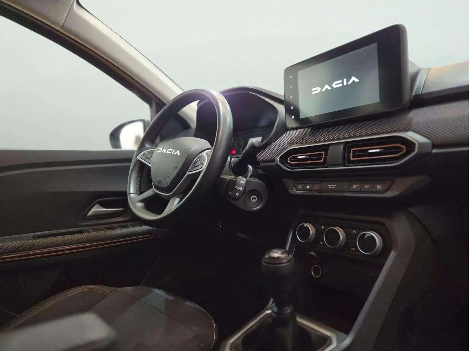 Dacia Sandero Stepway Essential TCe (90V) - foto 17