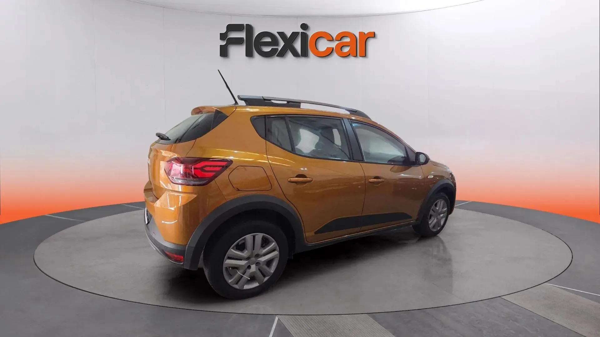 Dacia Sandero Stepway Essential TCe (90V) - foto 9