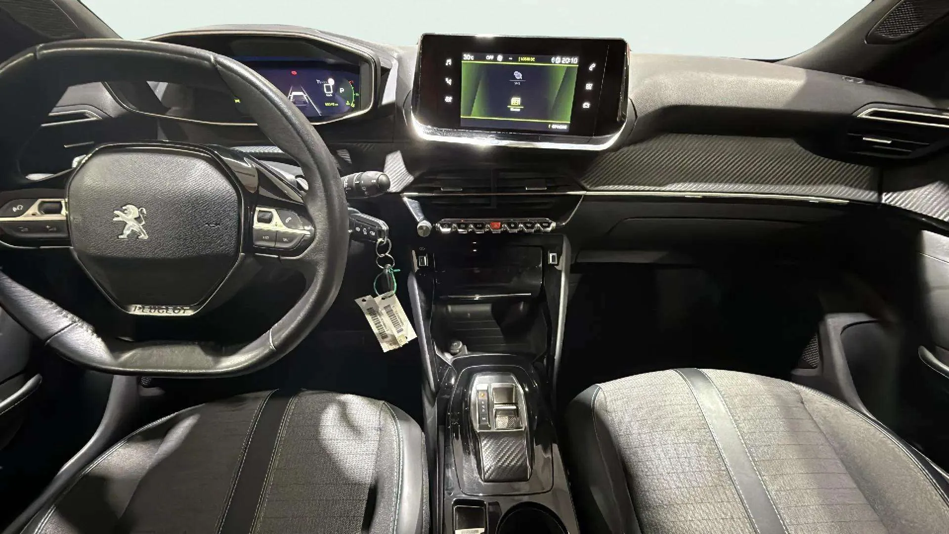 Peugeot 2008 Allure Pack PureTech 130 EAT8 - foto 11