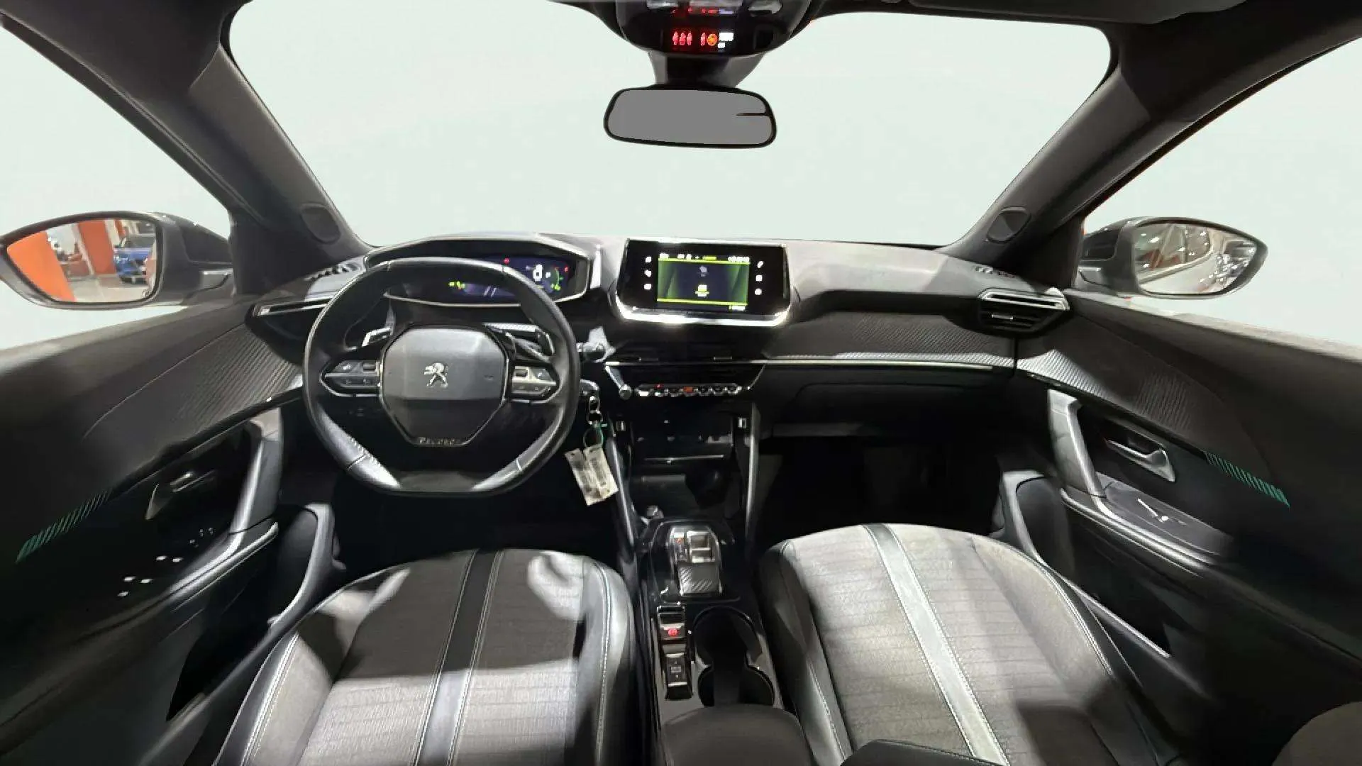 Peugeot 2008 Allure Pack PureTech 130 EAT8 - foto 10