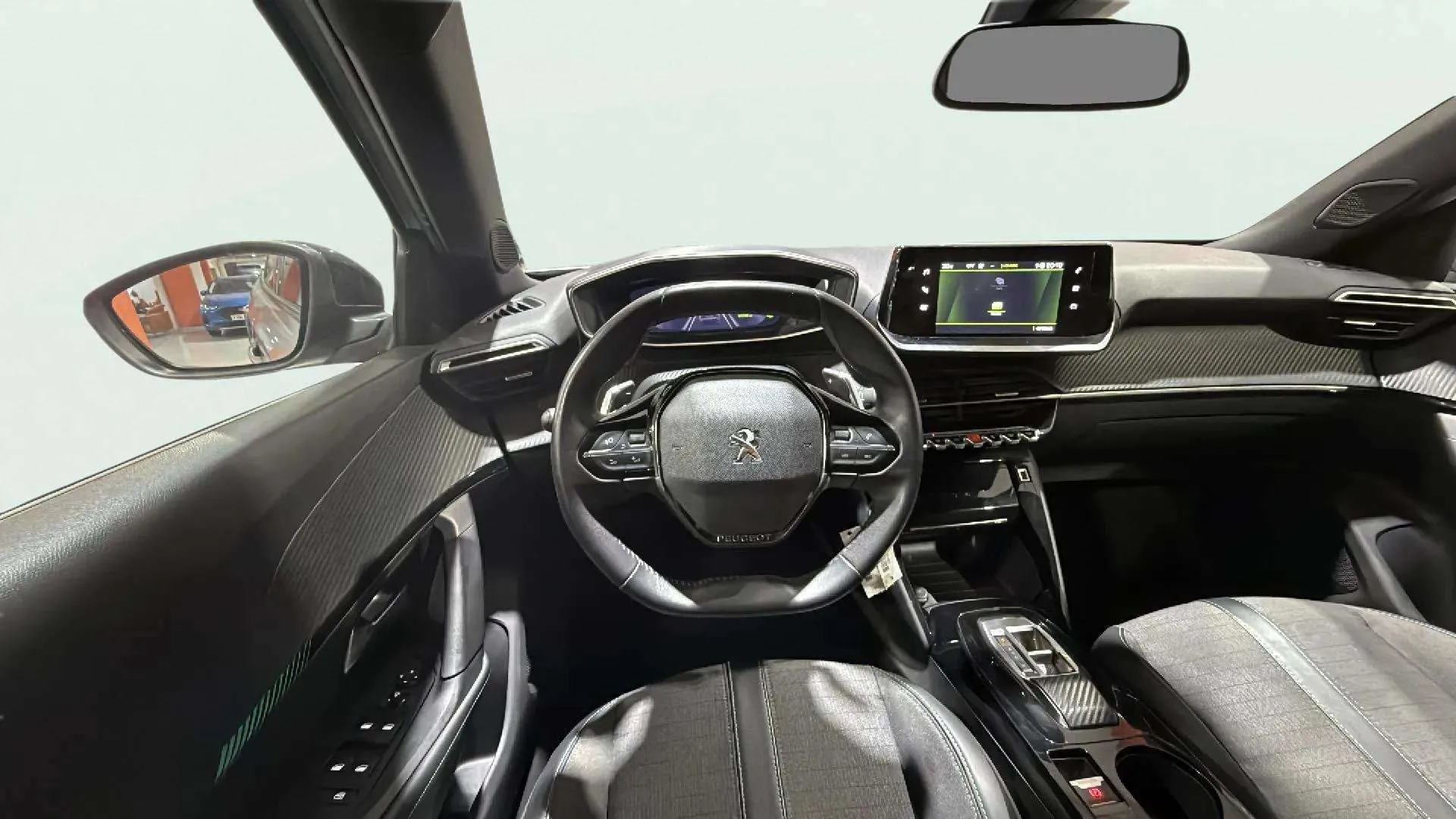 Peugeot 2008 Allure Pack PureTech 130 EAT8 - foto 12