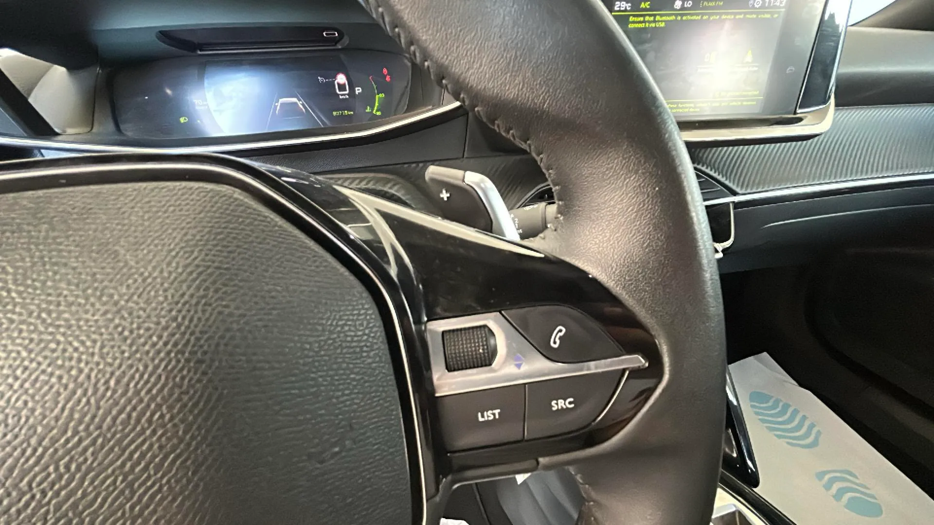 Peugeot 2008 Allure Pack PureTech 130 EAT8 - foto 13