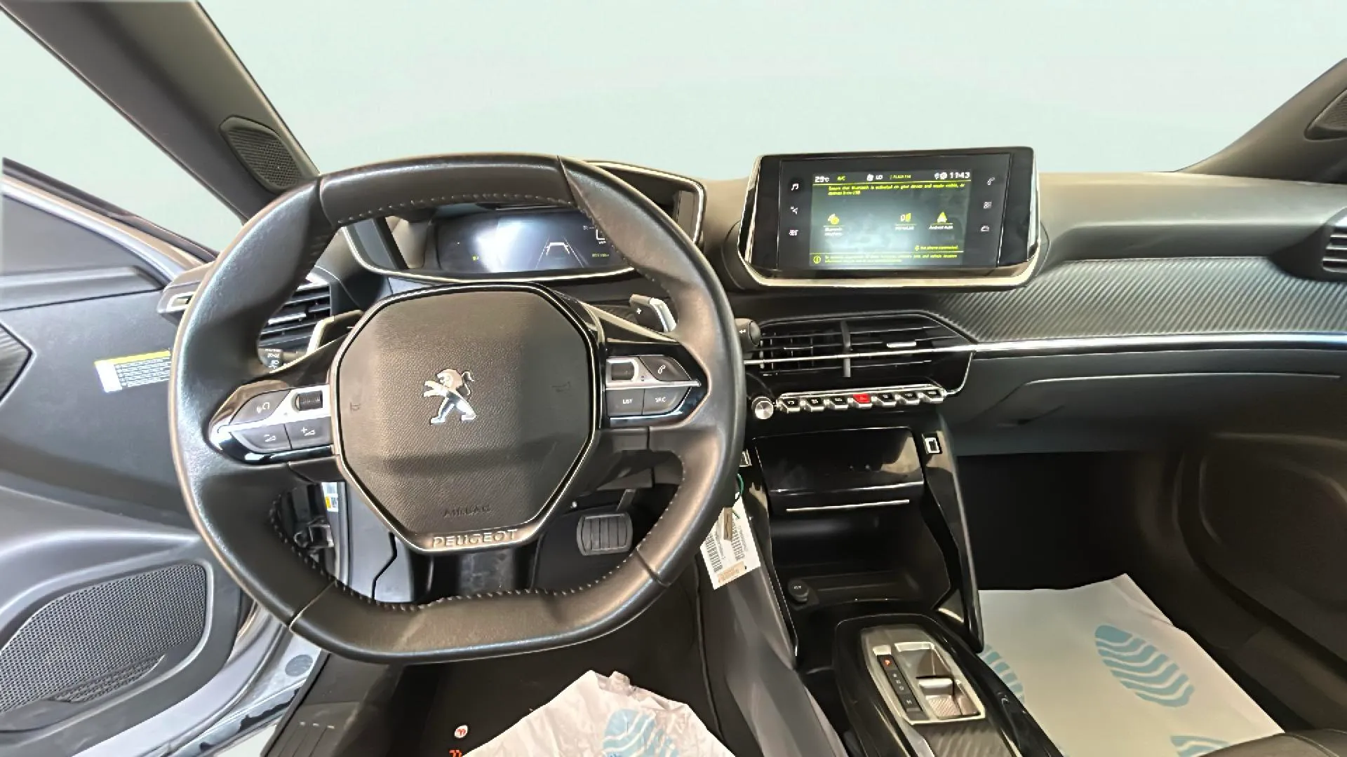 Peugeot 2008 Allure Pack PureTech 130 EAT8 - foto 10