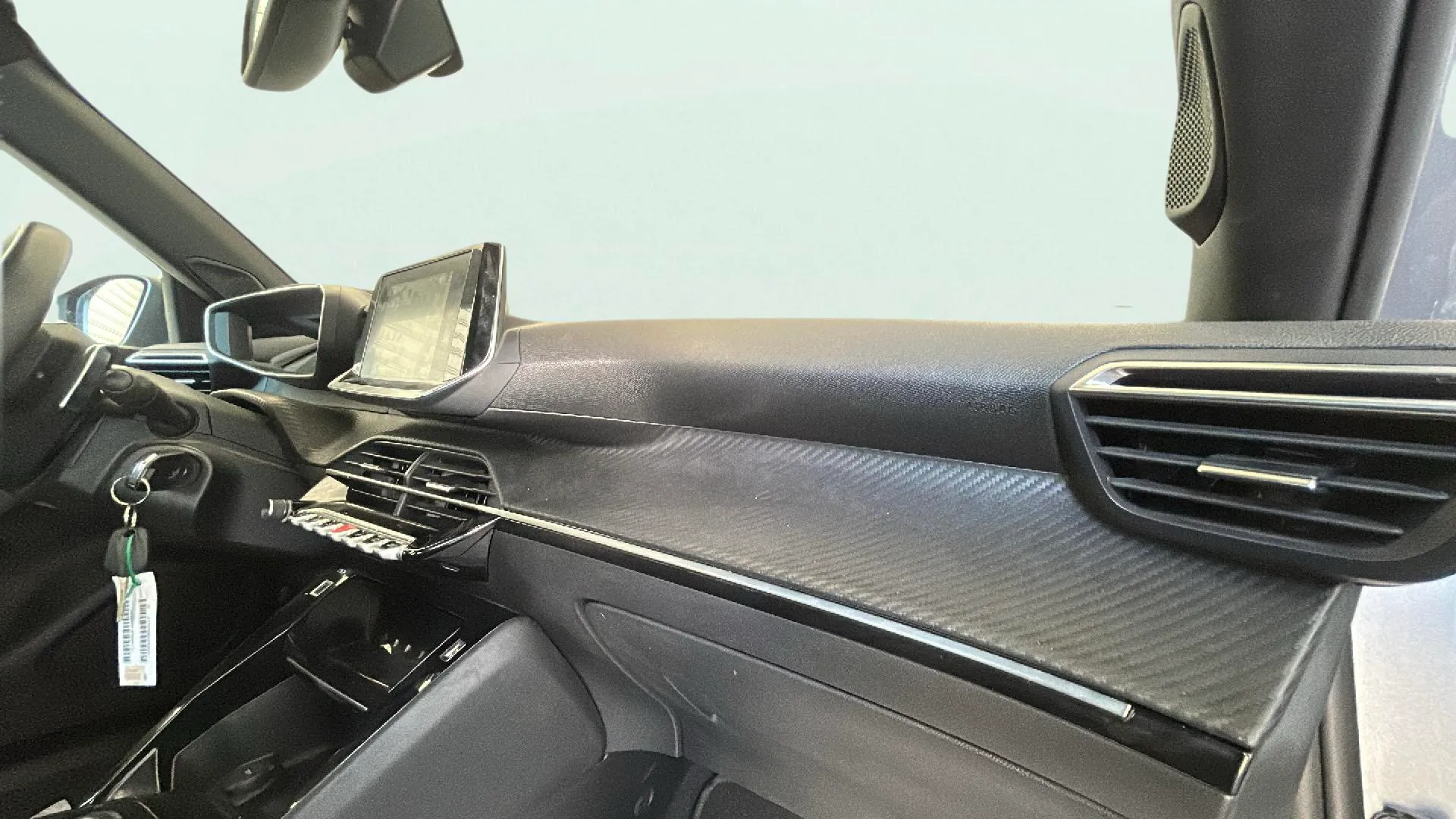 Peugeot 2008 Allure Pack PureTech 130 EAT8 - foto 15