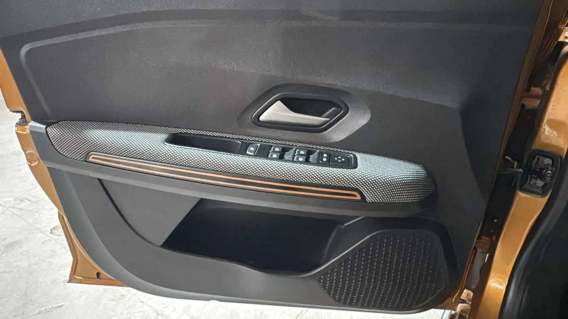 Dacia Sandero Stepway Essential TCe (90V) - foto 23