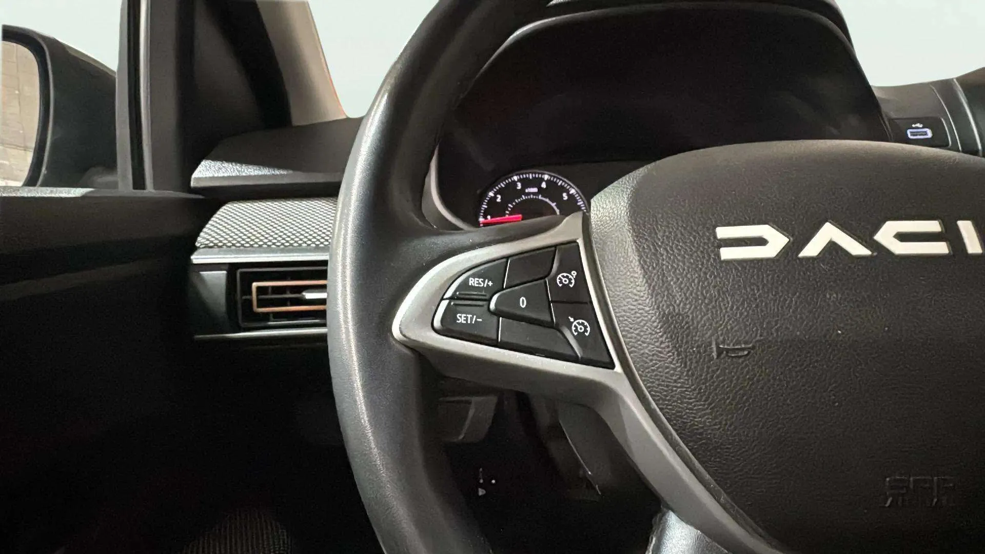 Dacia Sandero Stepway Essential TCe (90V) - foto 16