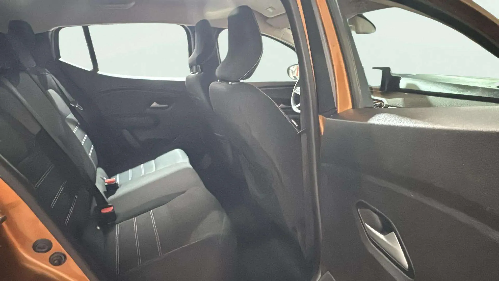 Dacia Sandero Stepway Essential TCe (90V) - foto 21