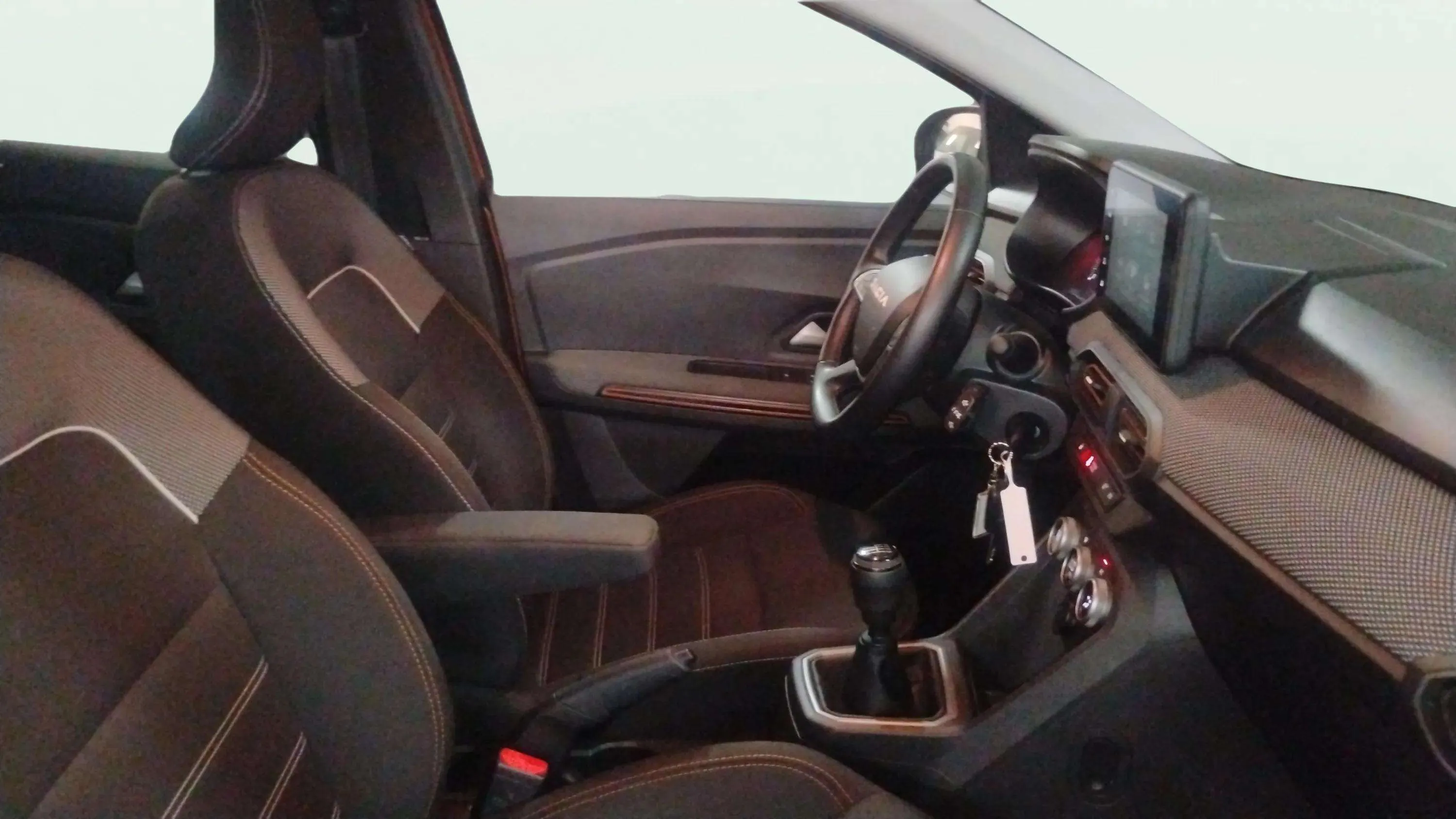 Dacia Sandero Stepway Essential TCe (90V) - foto 9