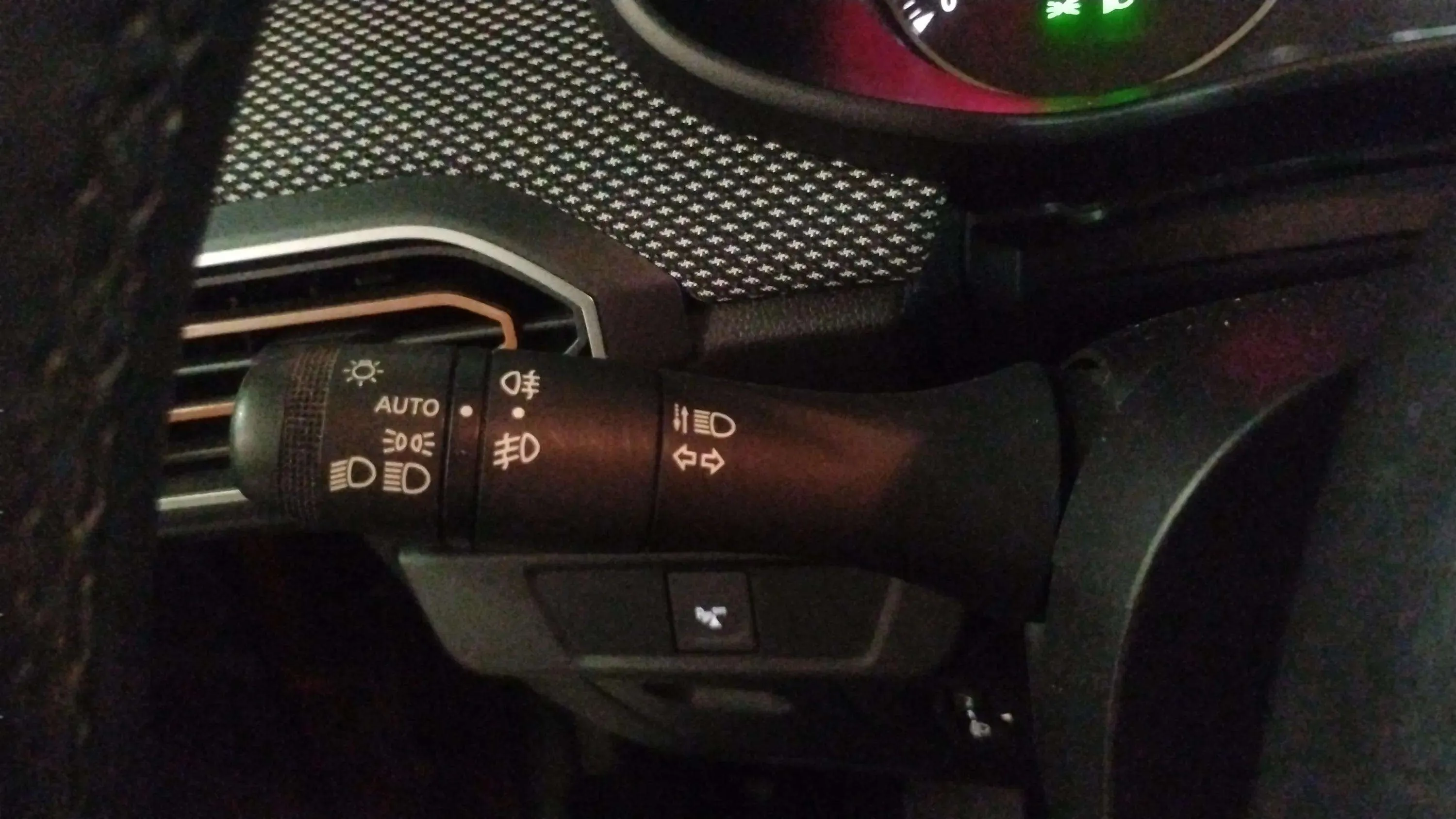 Dacia Sandero Stepway Essential TCe (90V) - foto 20