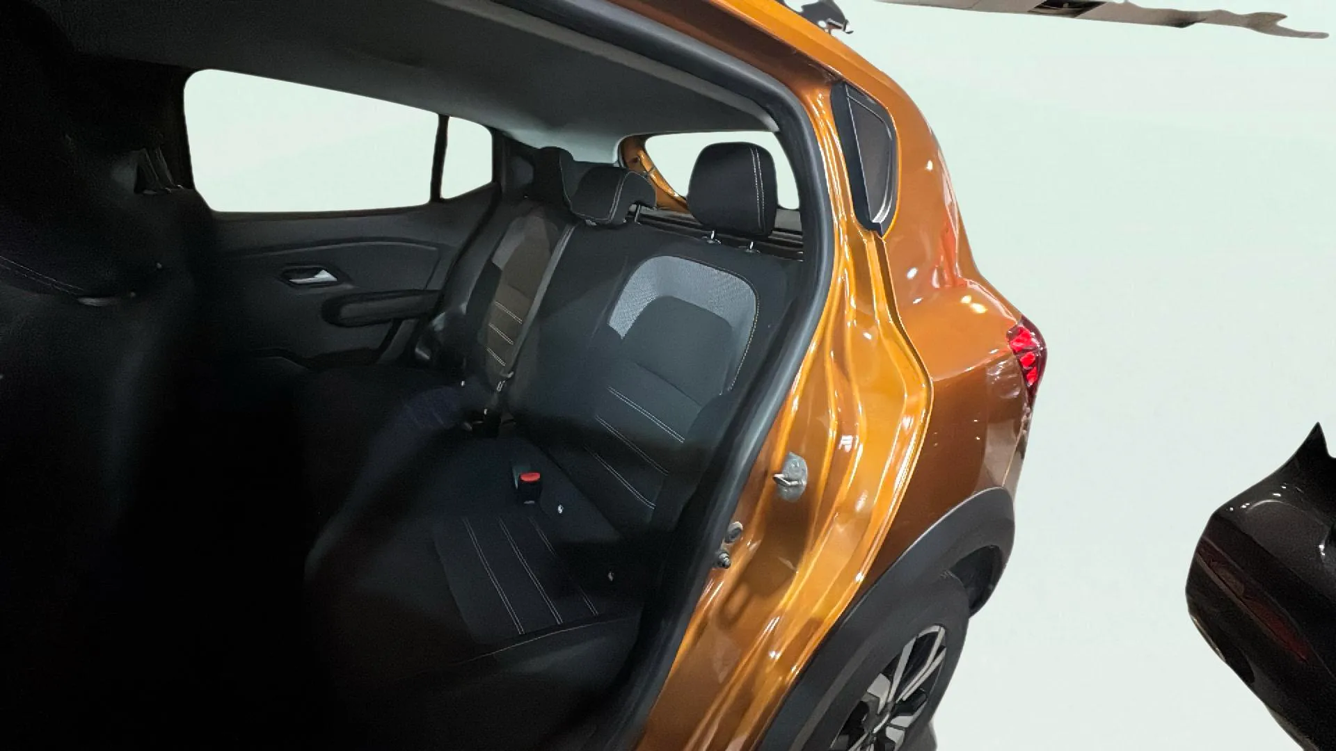 Dacia Sandero Stepway Essential TCe (90V) - foto 10